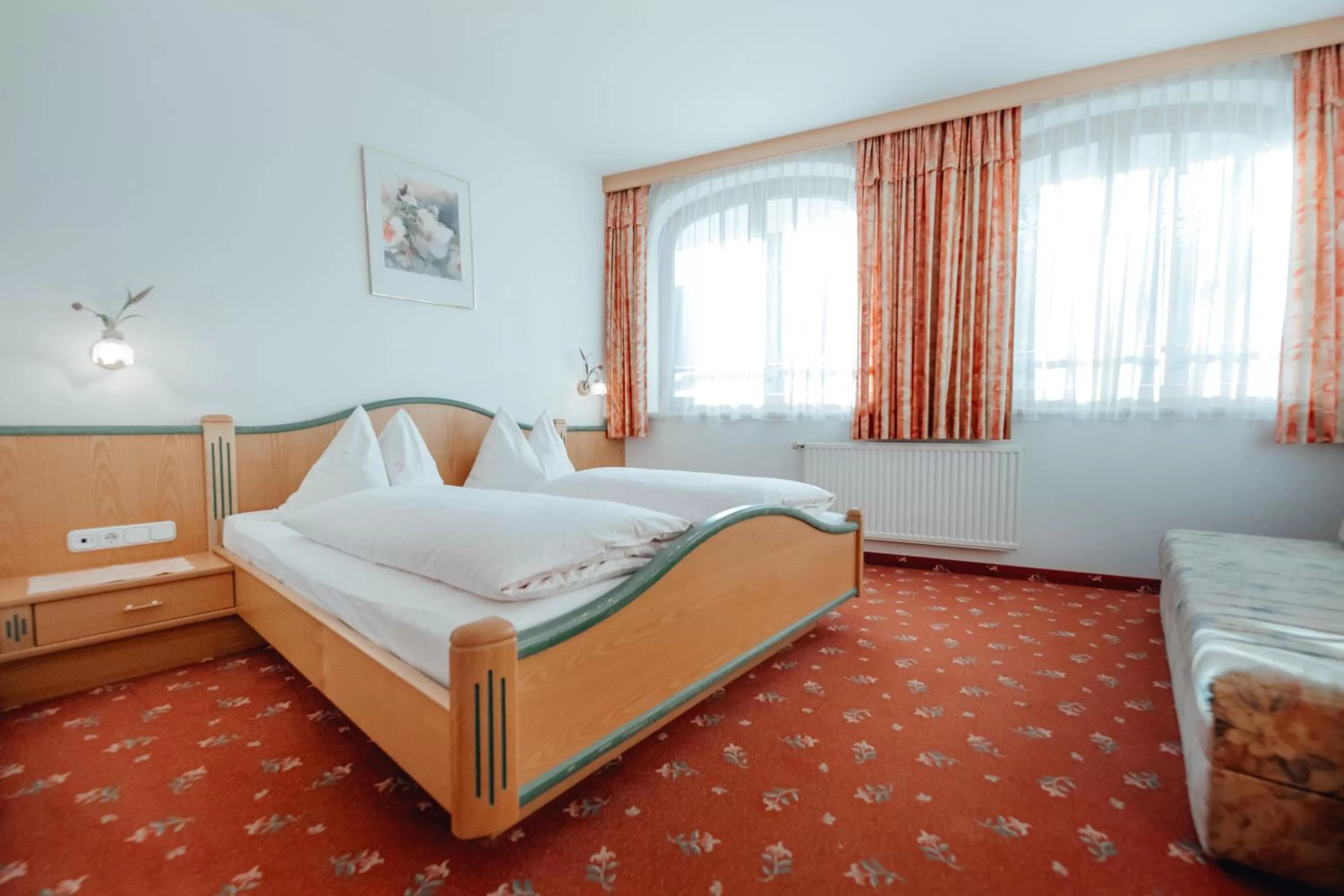 Bedroom, Bed in Dandler - Zimmer und Ferienwohnungen