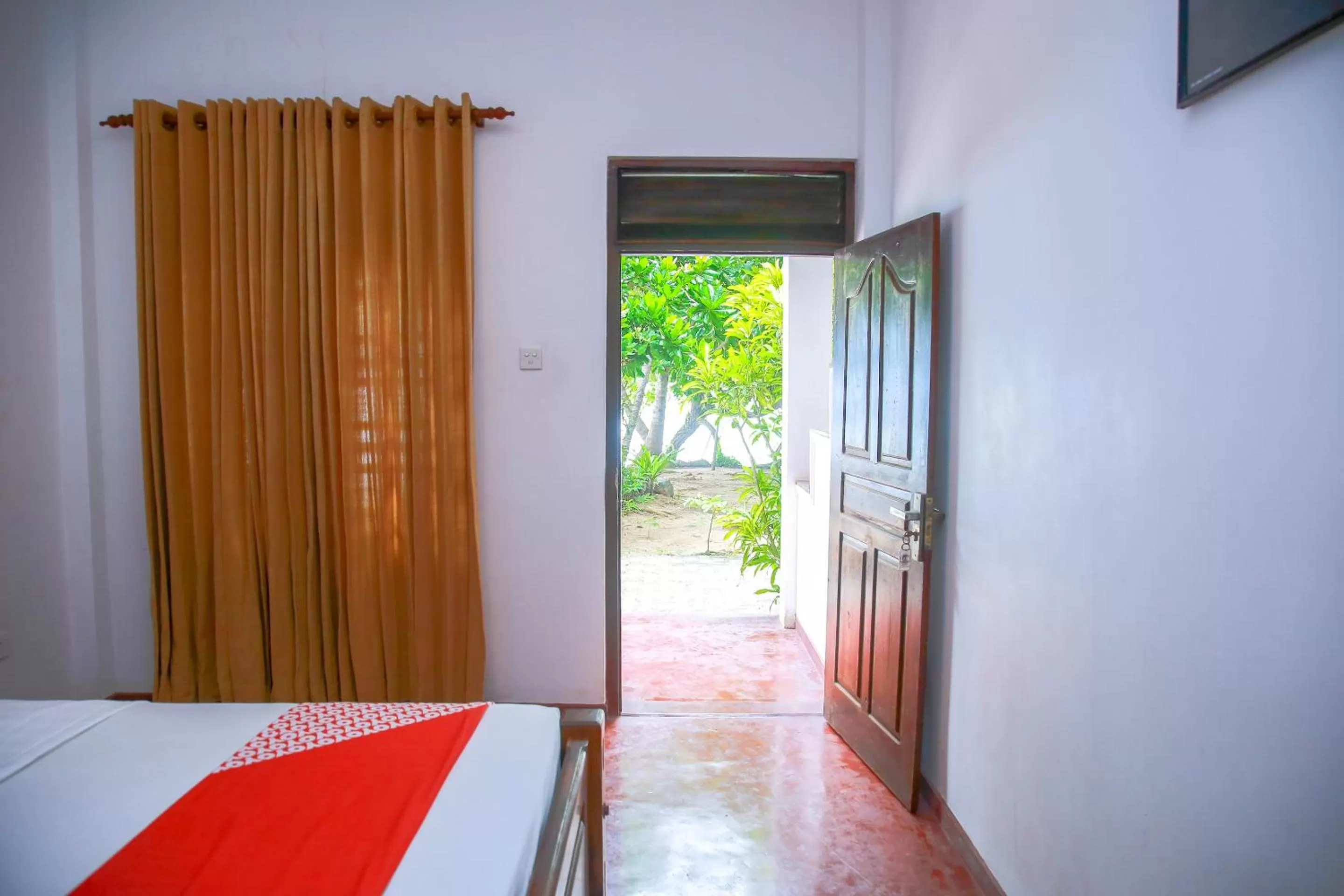 Photo of the whole room, Bed in Surf Sea Breeze