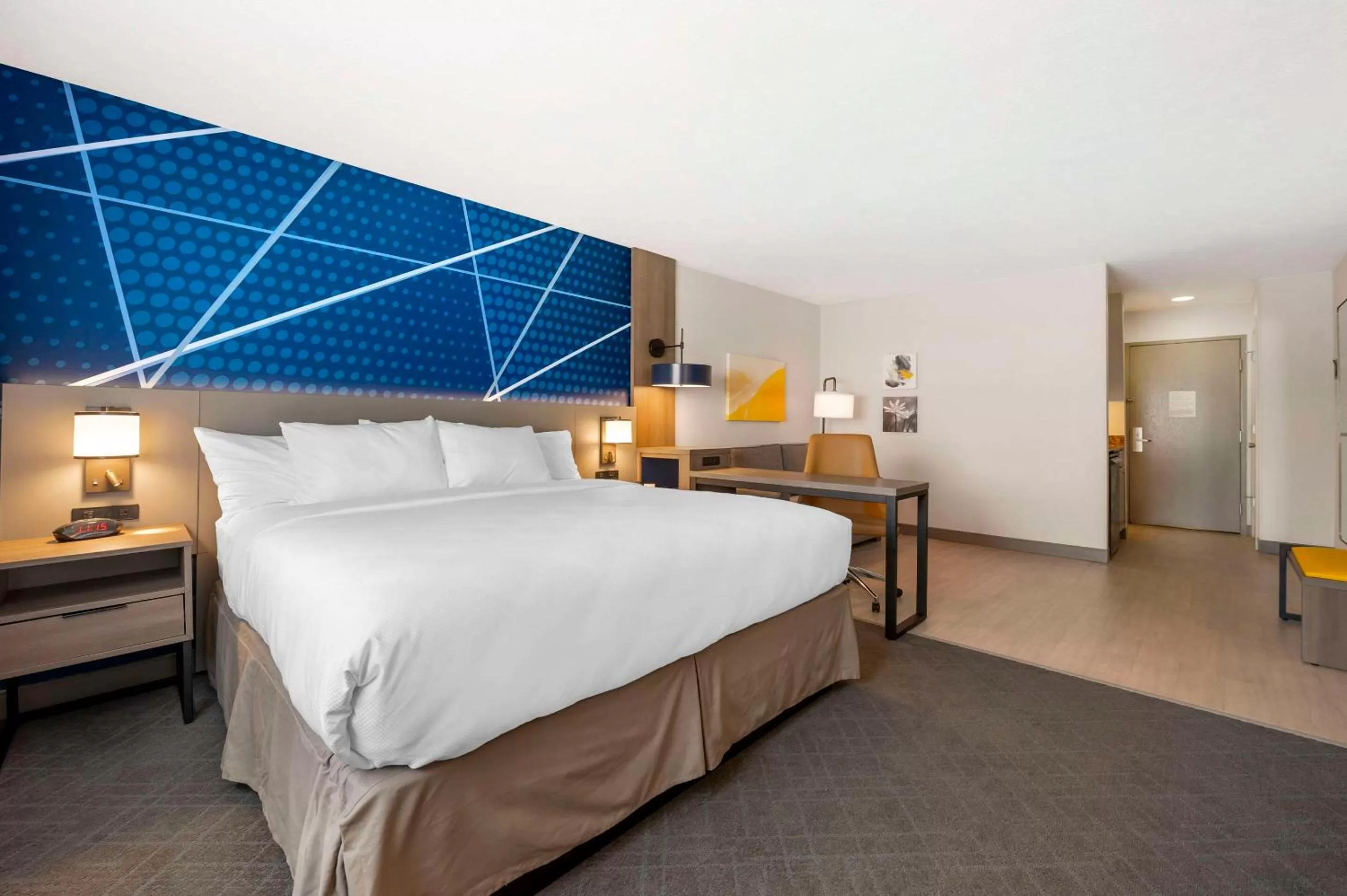 Bed in Comfort Inn Edinburgh - Columbus