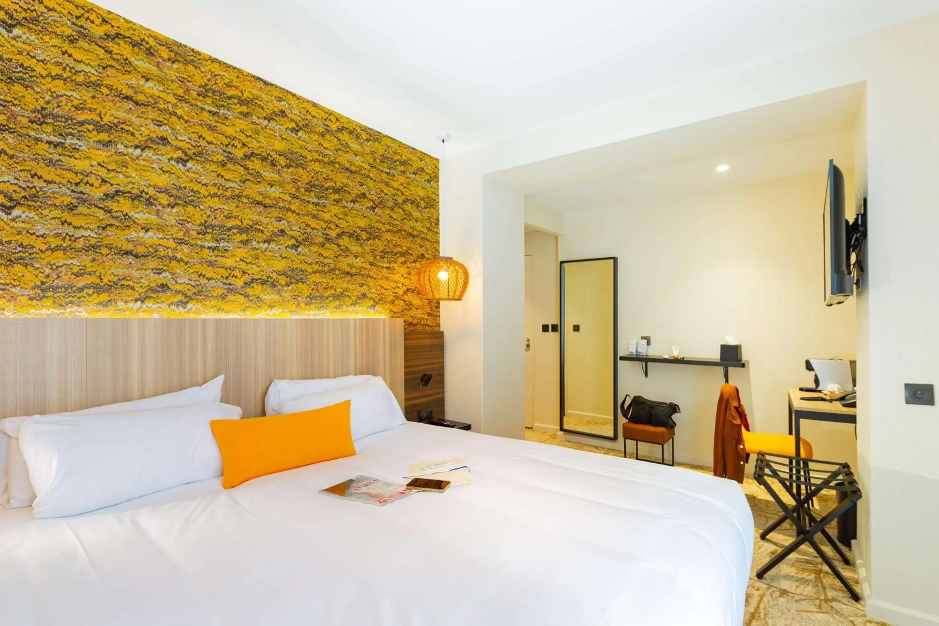 Deluxe King Room - Non-Smoking in Best Western Mulhouse Salvator Centre Deluxe King Room - Non-Smoking in Best Western Mulhouse Salvator Centre