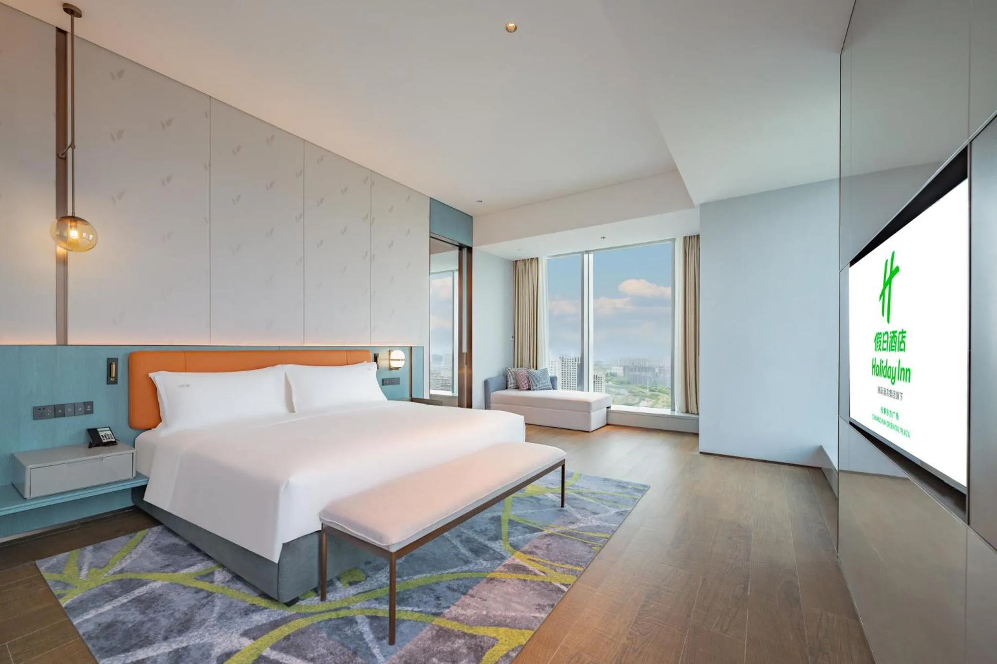 Photo of the whole room, Bed in Holiday Inn Changchun Oriental Plaza by IHG