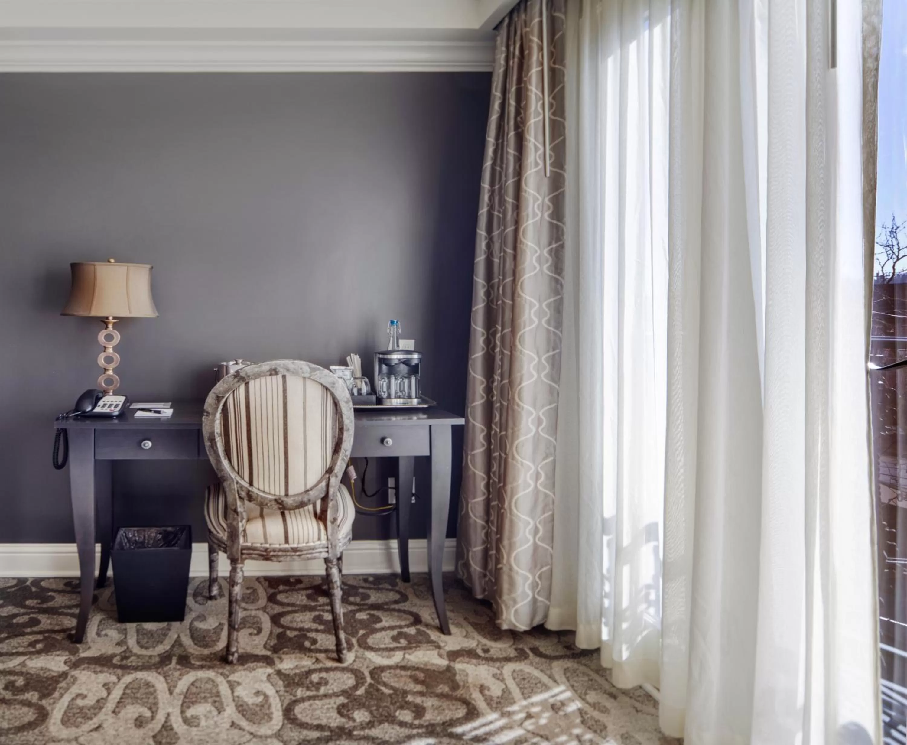 Coffee/tea facilities in Hotel Ballard