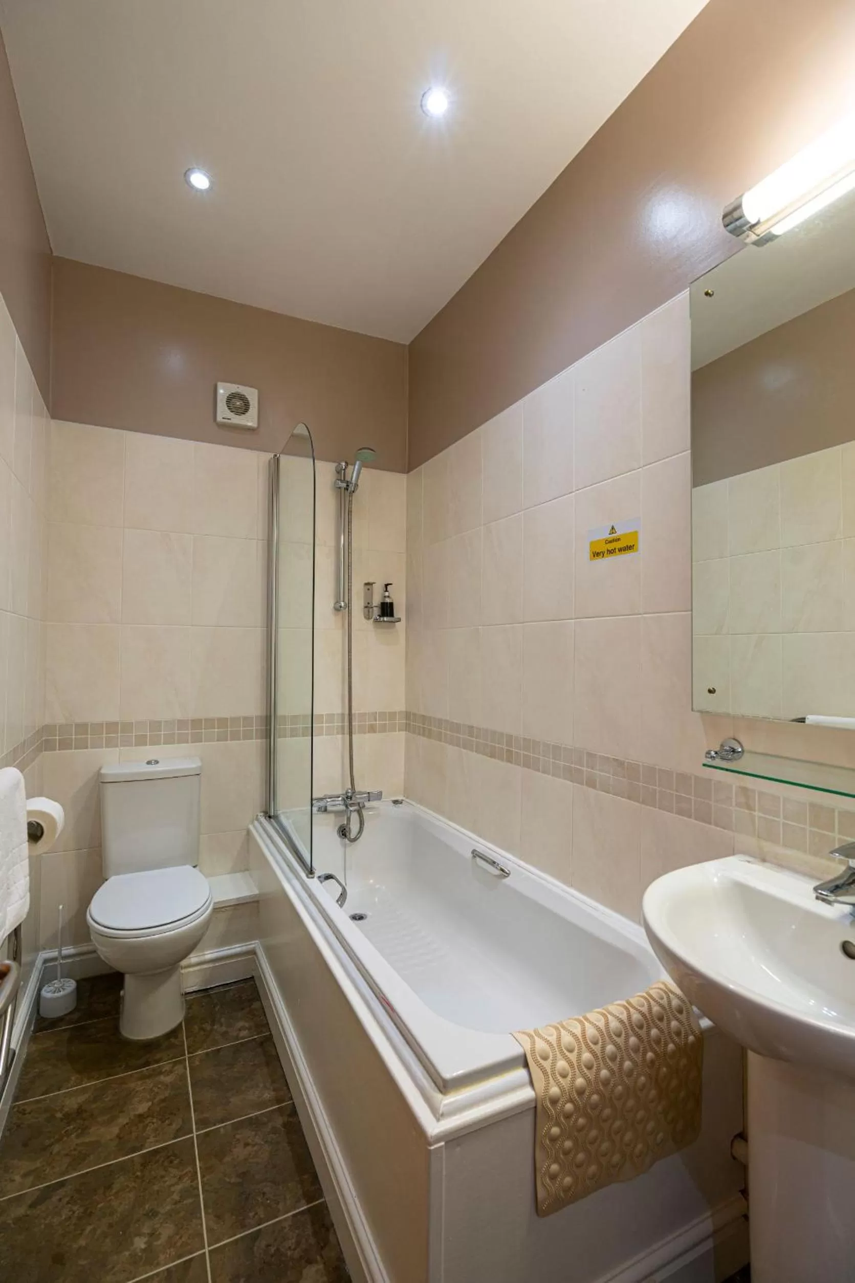 Bathroom in Grapes Hotel, Bar & Restaurant Snowdonia Nr Zip World