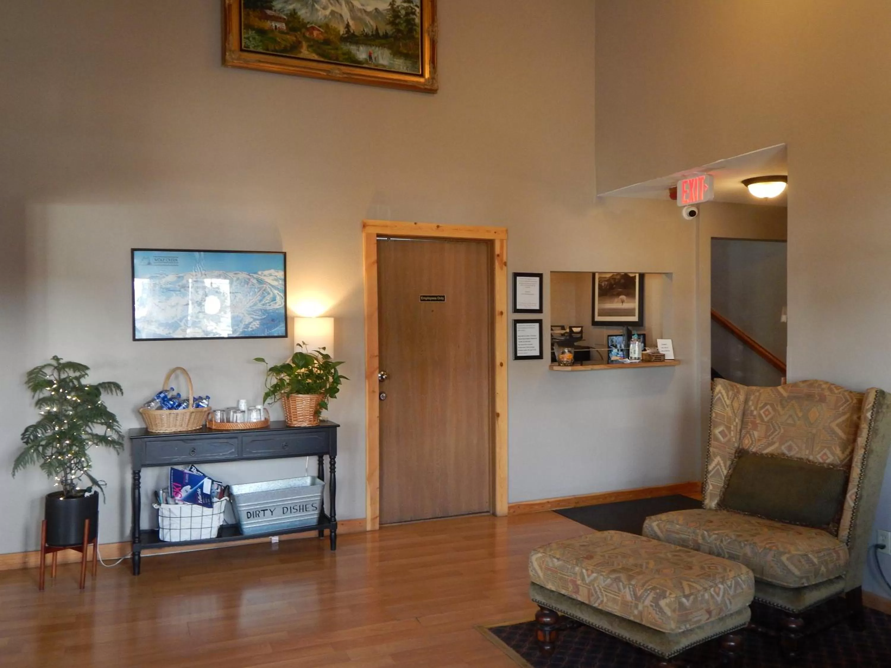 Lobby or reception in Alpine Inn