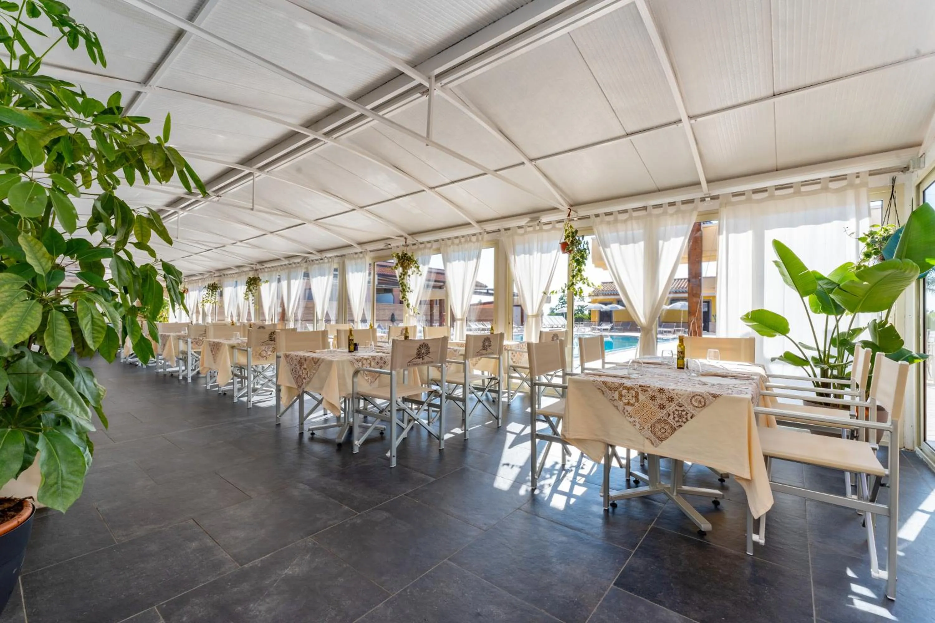 Restaurant/places to eat in La Terra Dei Sogni Country Hotel