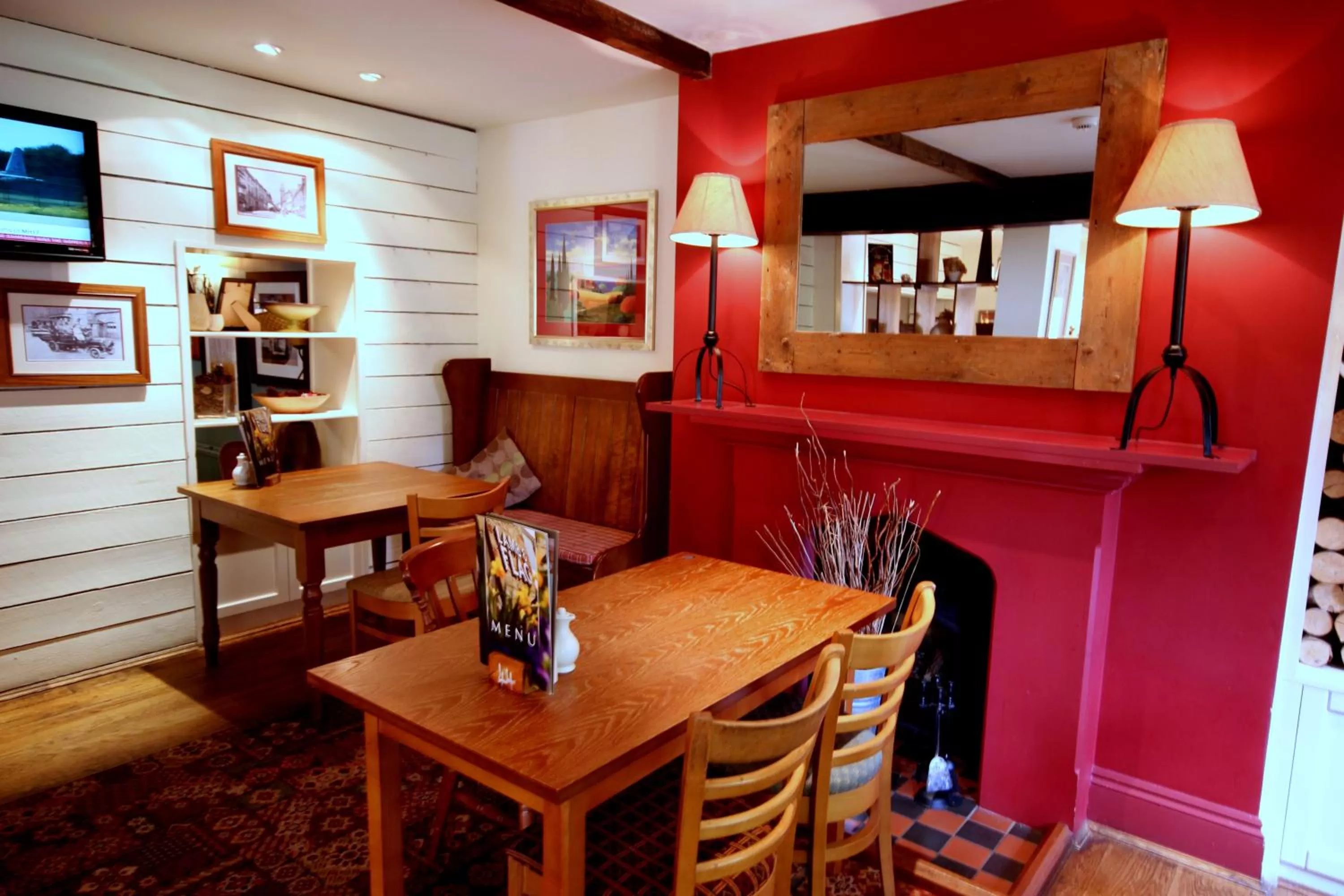 Meals in Lamb & Flag Inn