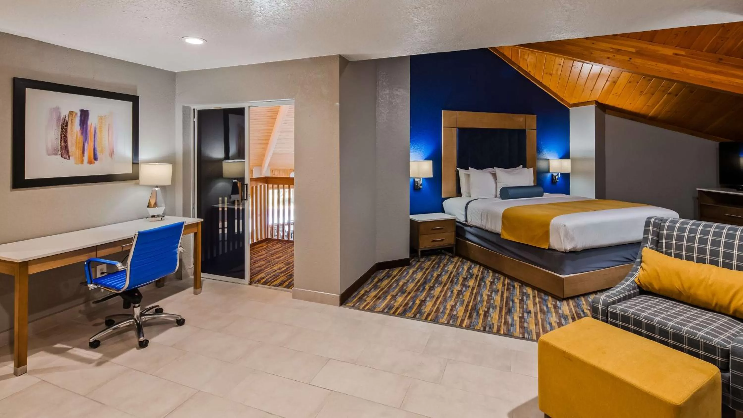 Photo of the whole room, Bed in Best Western DeWitt