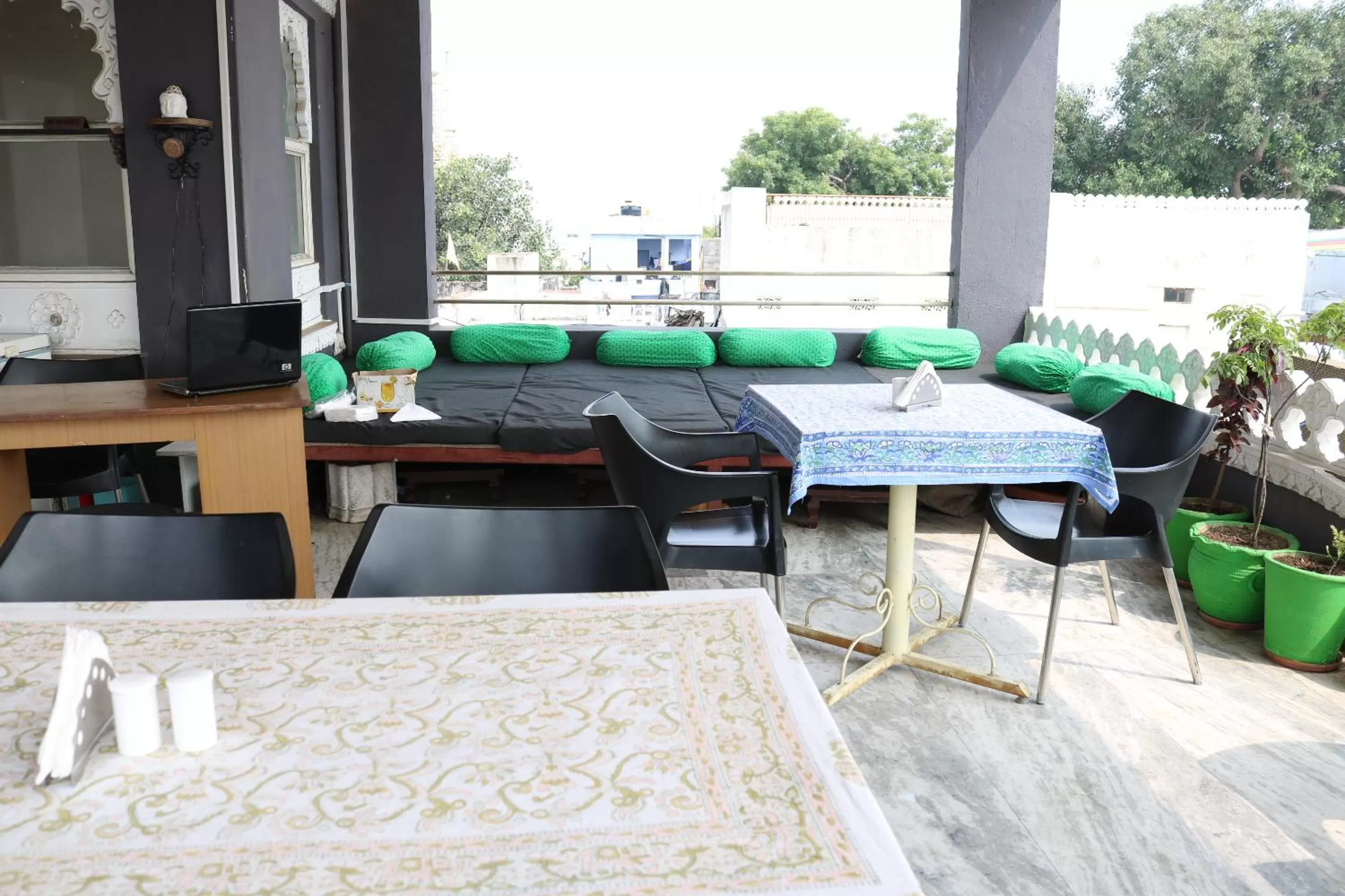 Restaurant/places to eat, Seating Area in Hotel Pratap Bhawan