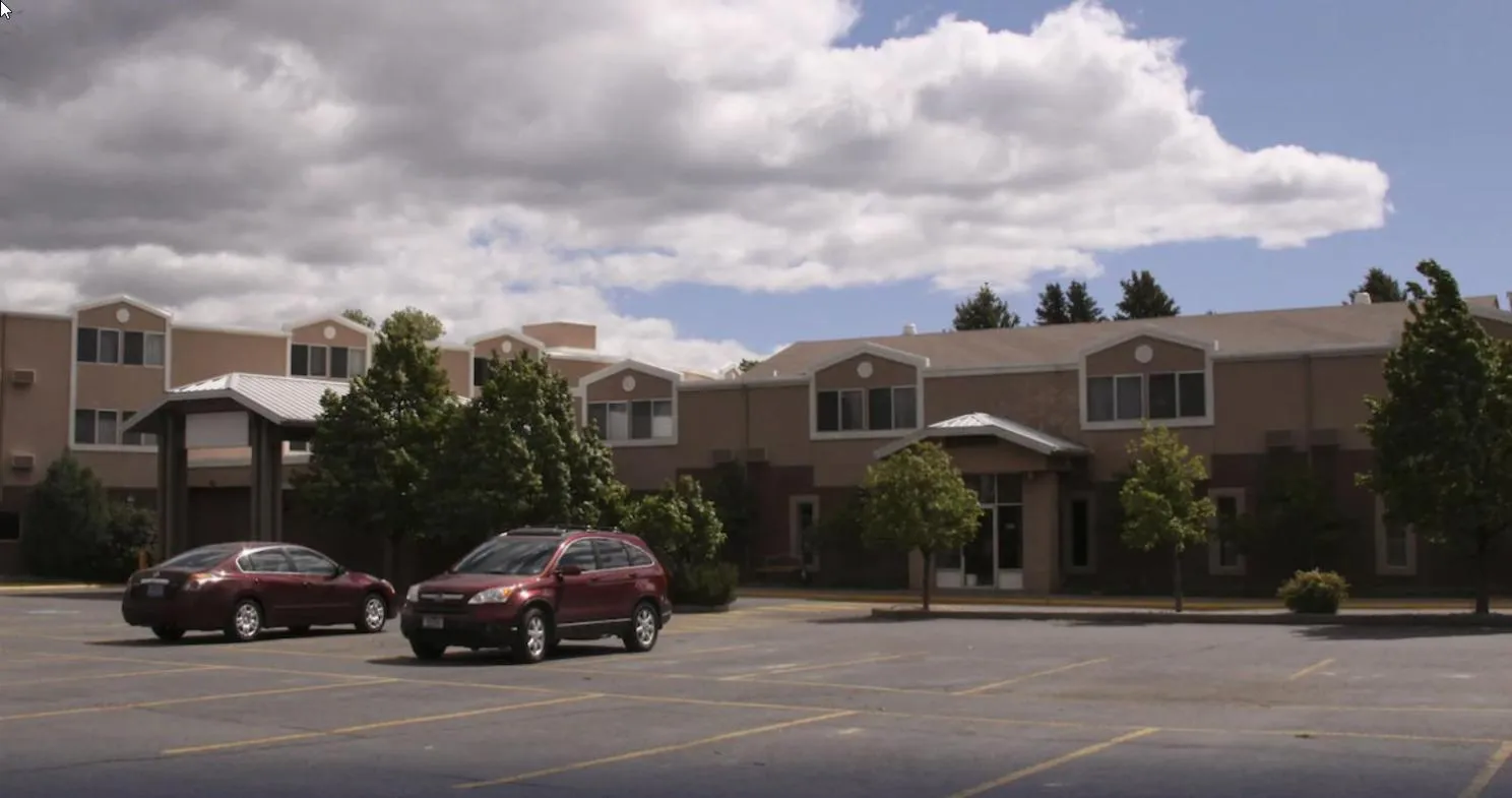 Property Building in YellowstonePark Inn&Suites