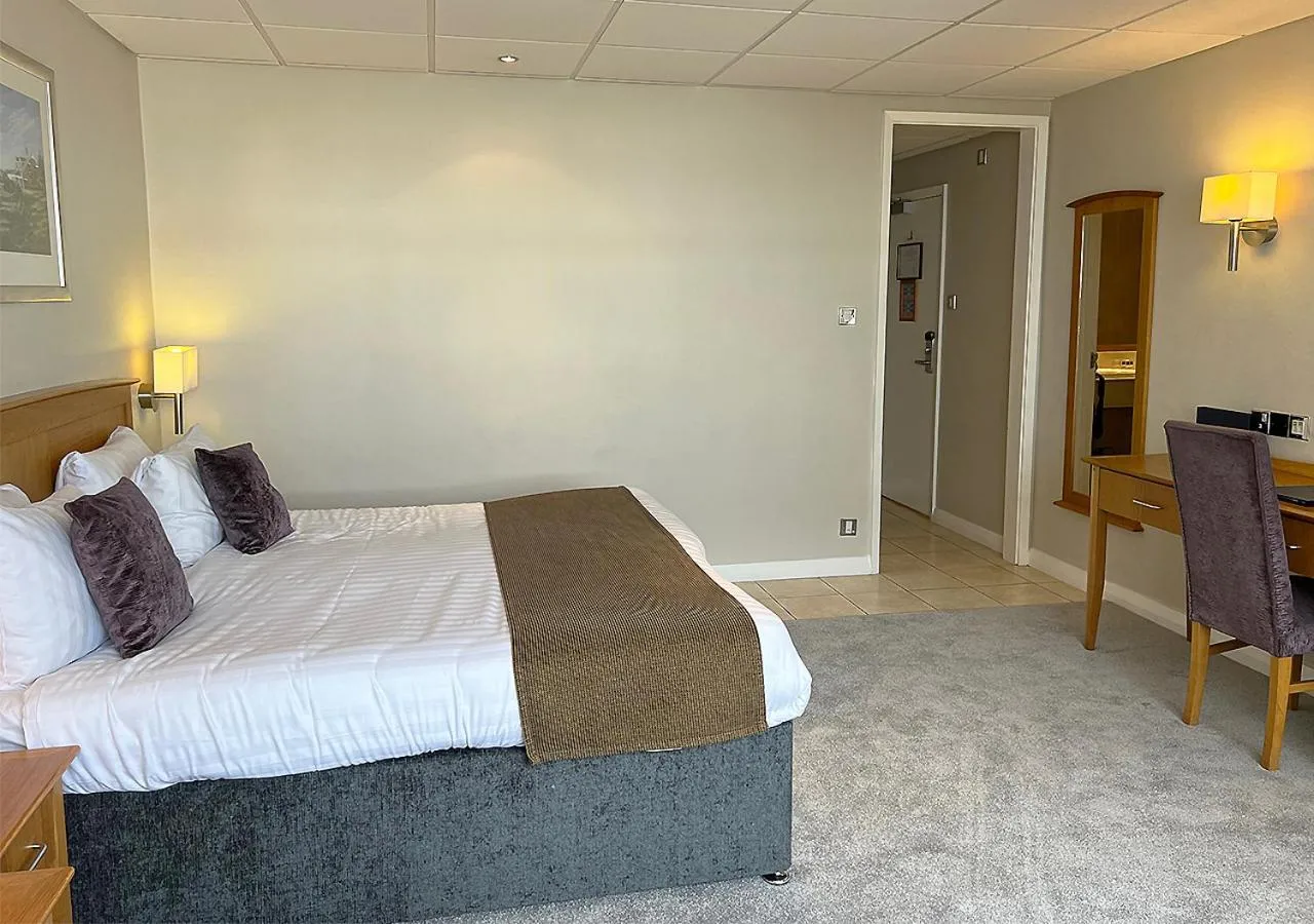 Bedroom, Bed in Sandbanks Hotel