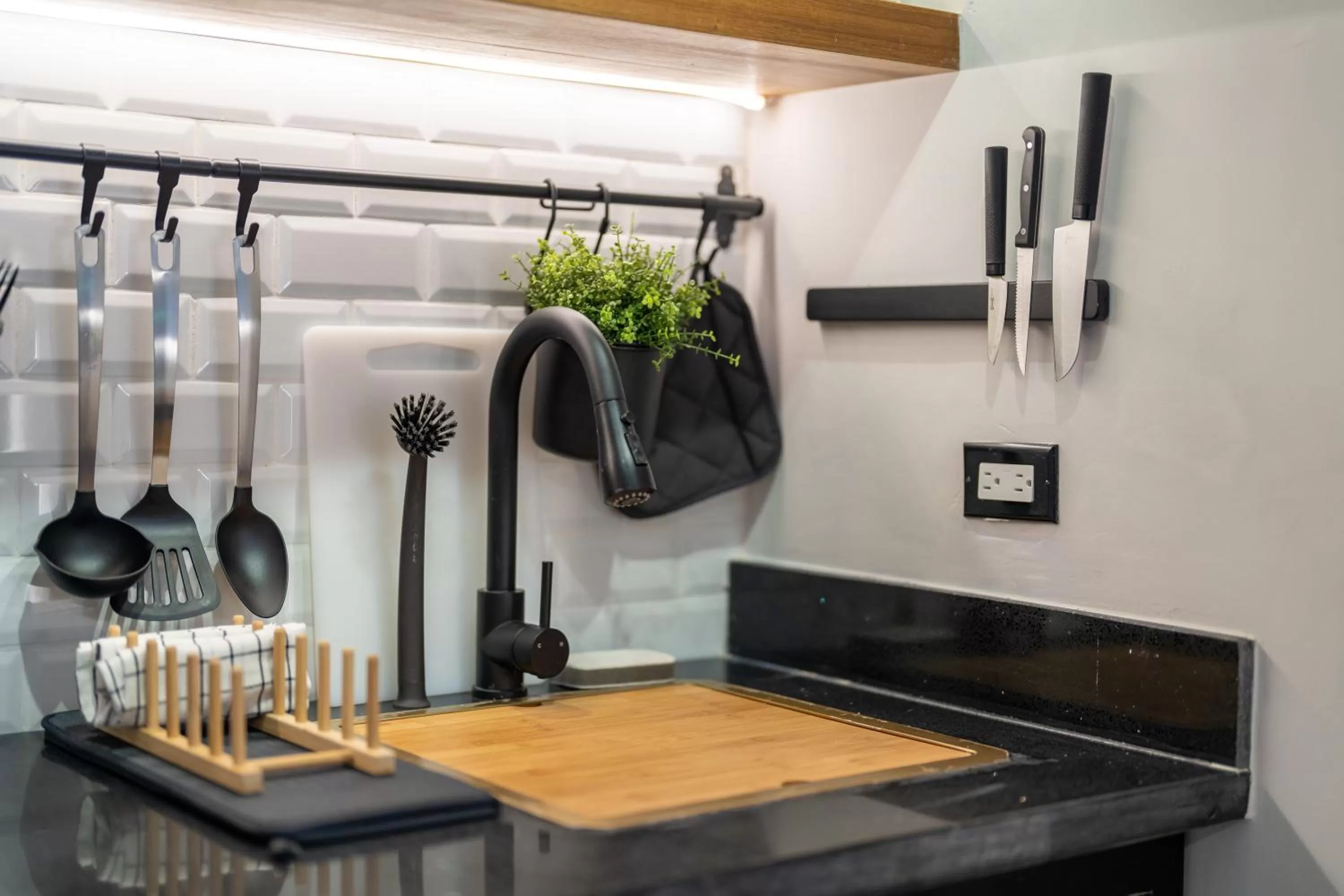 Kitchen or kitchenette in Travellers Beach Resort