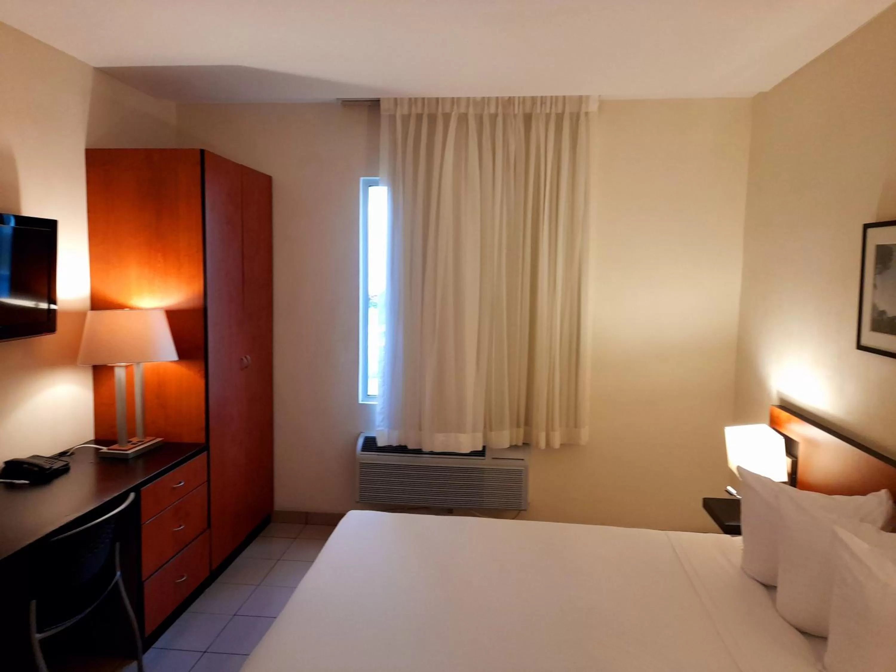 TV and multimedia, Bed in Comfort Inn Real La Union