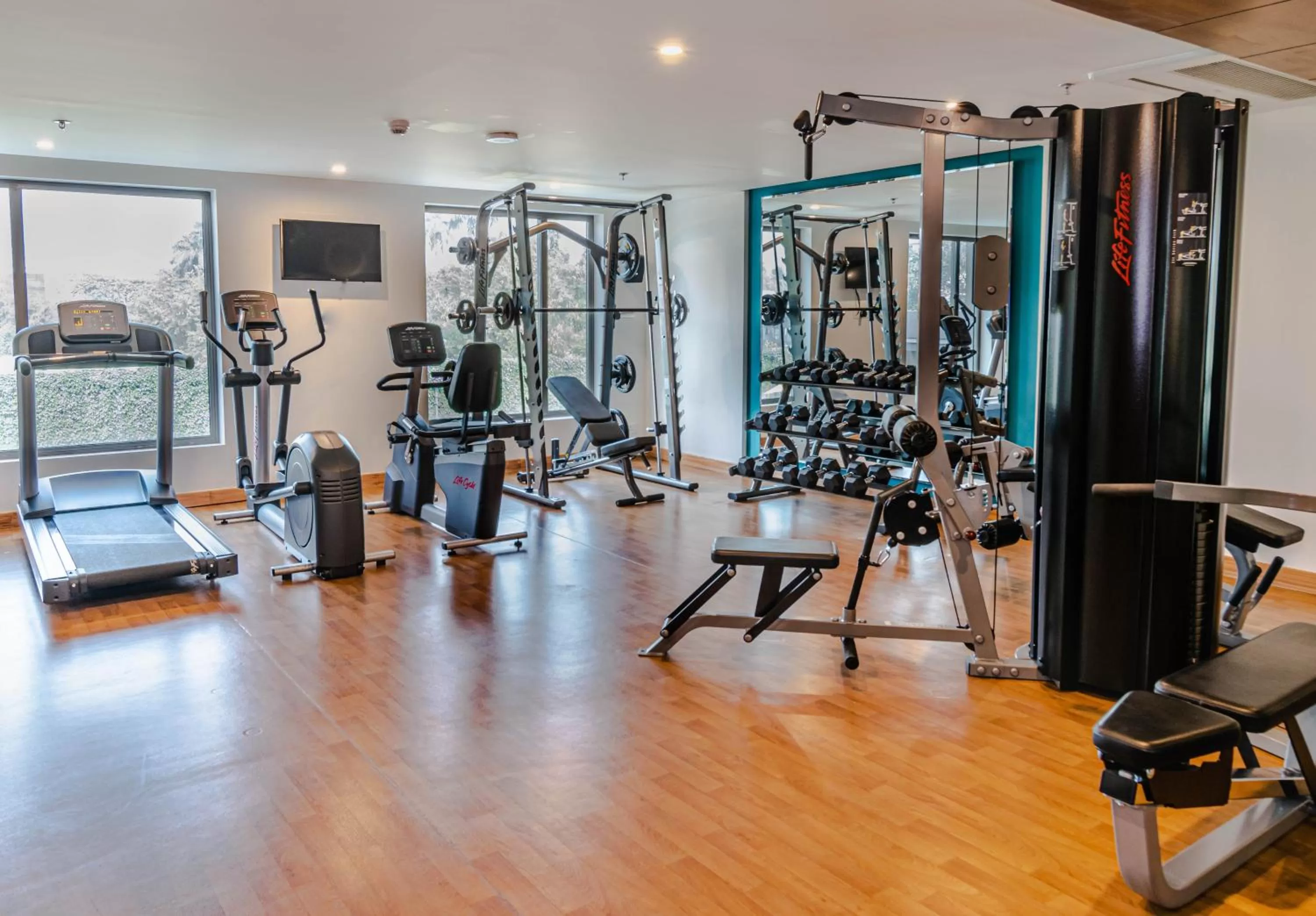 Fitness centre/facilities in Holiday Inn Express Kolkata Airport by IHG