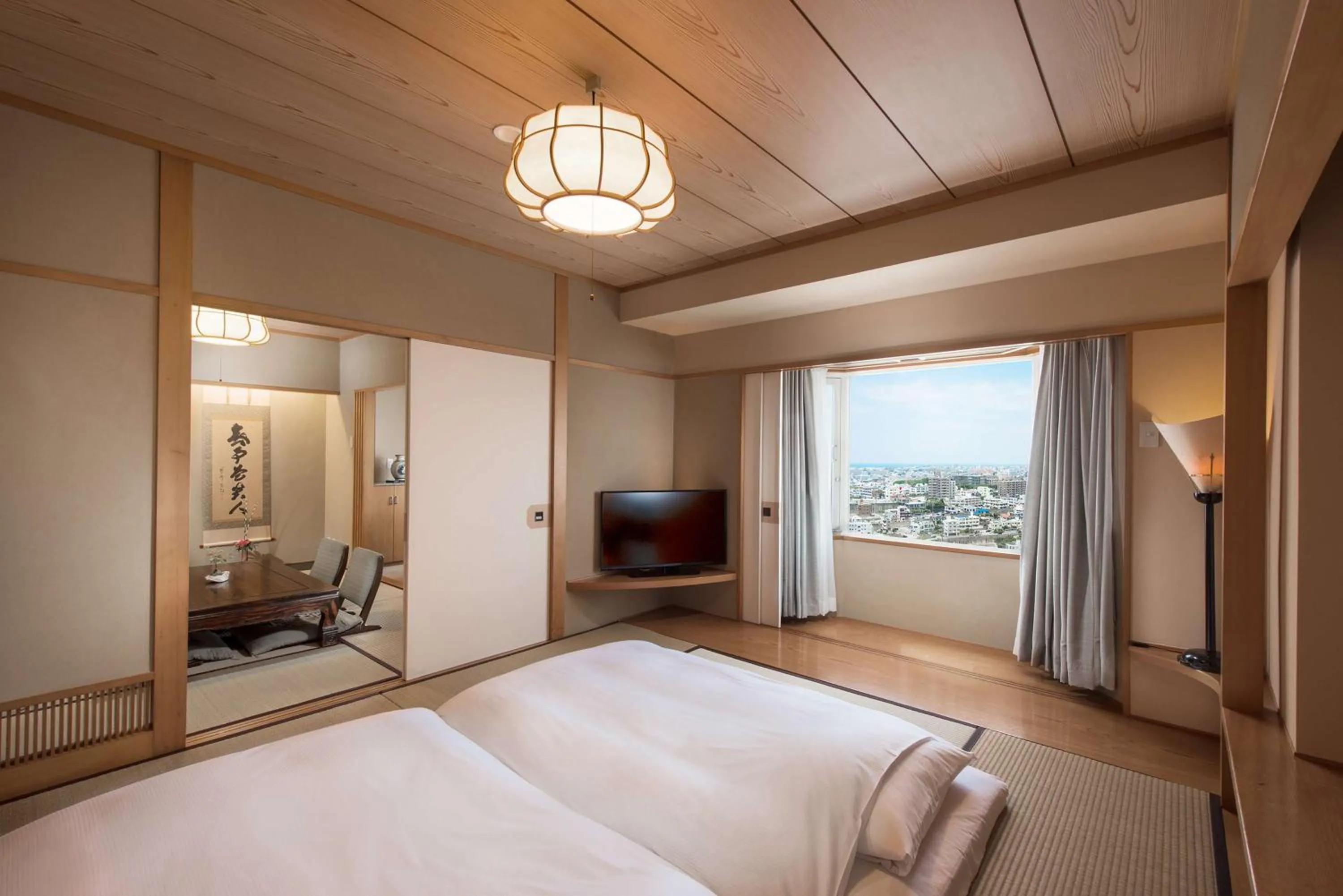 Bedroom, Bed in DoubleTree by Hilton Naha Shuri Castle