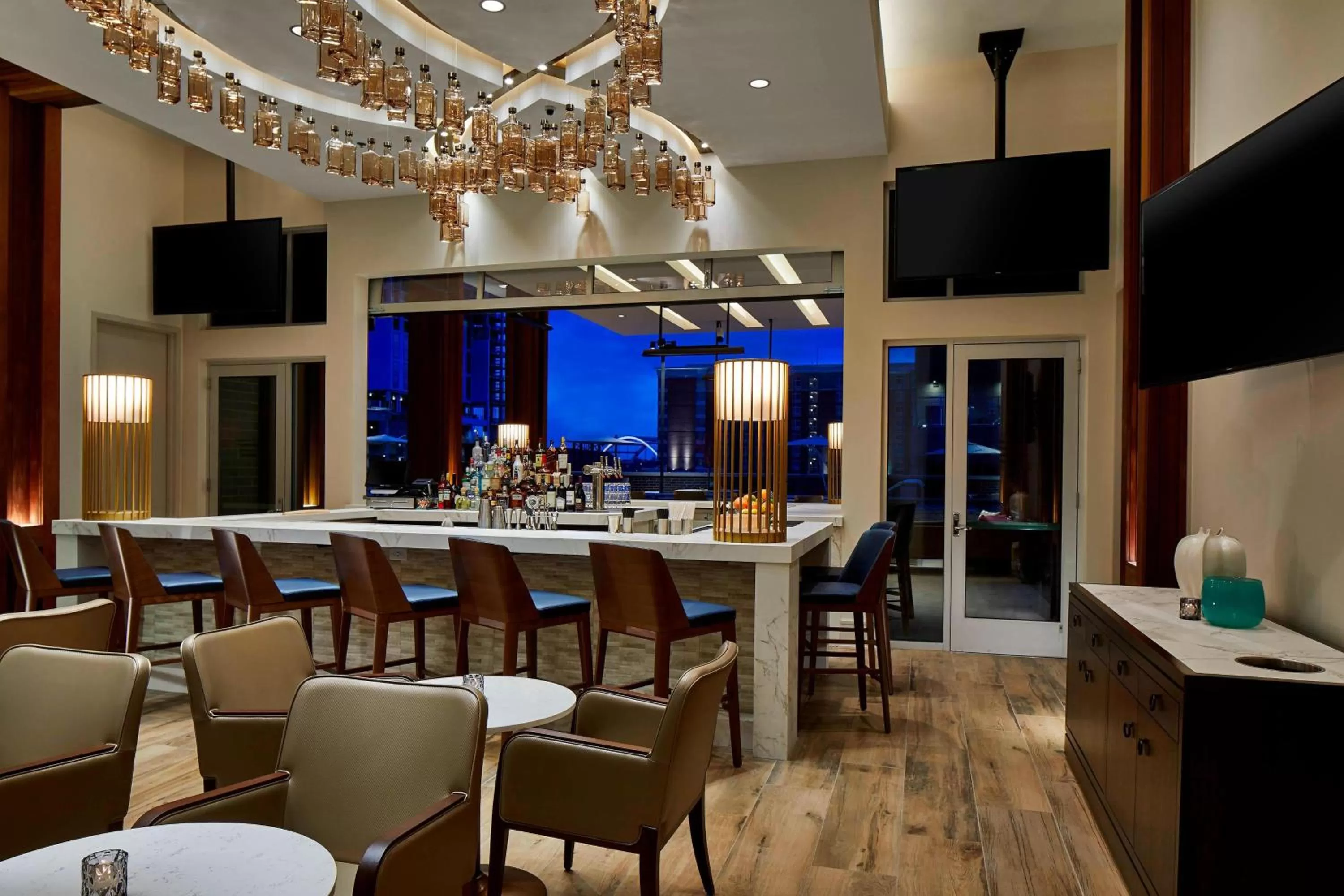 Lounge or bar in SpringHill Suites by Marriott Nashville Downtown/Convention Center