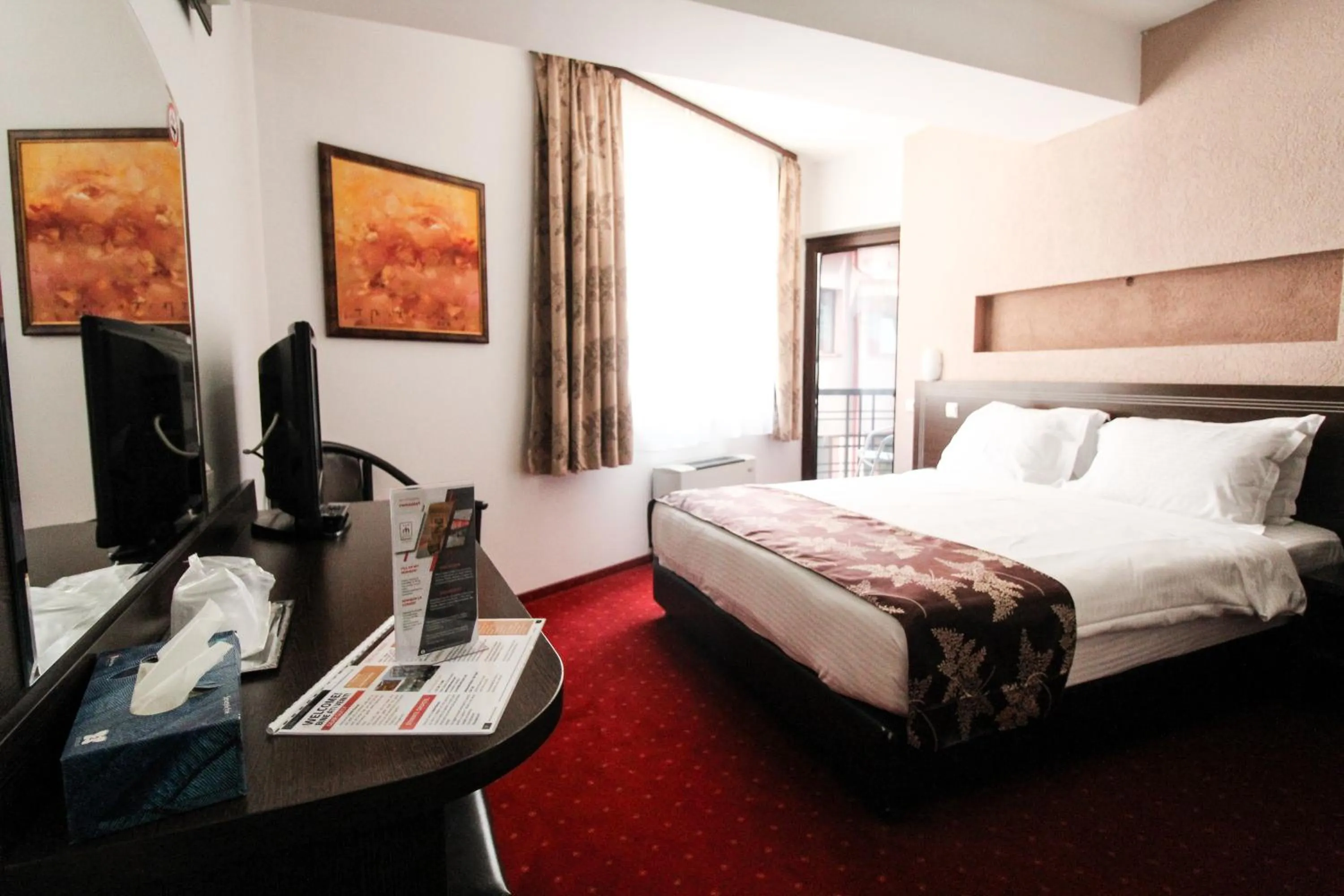 TV and multimedia, Bed in Hotel Razvan