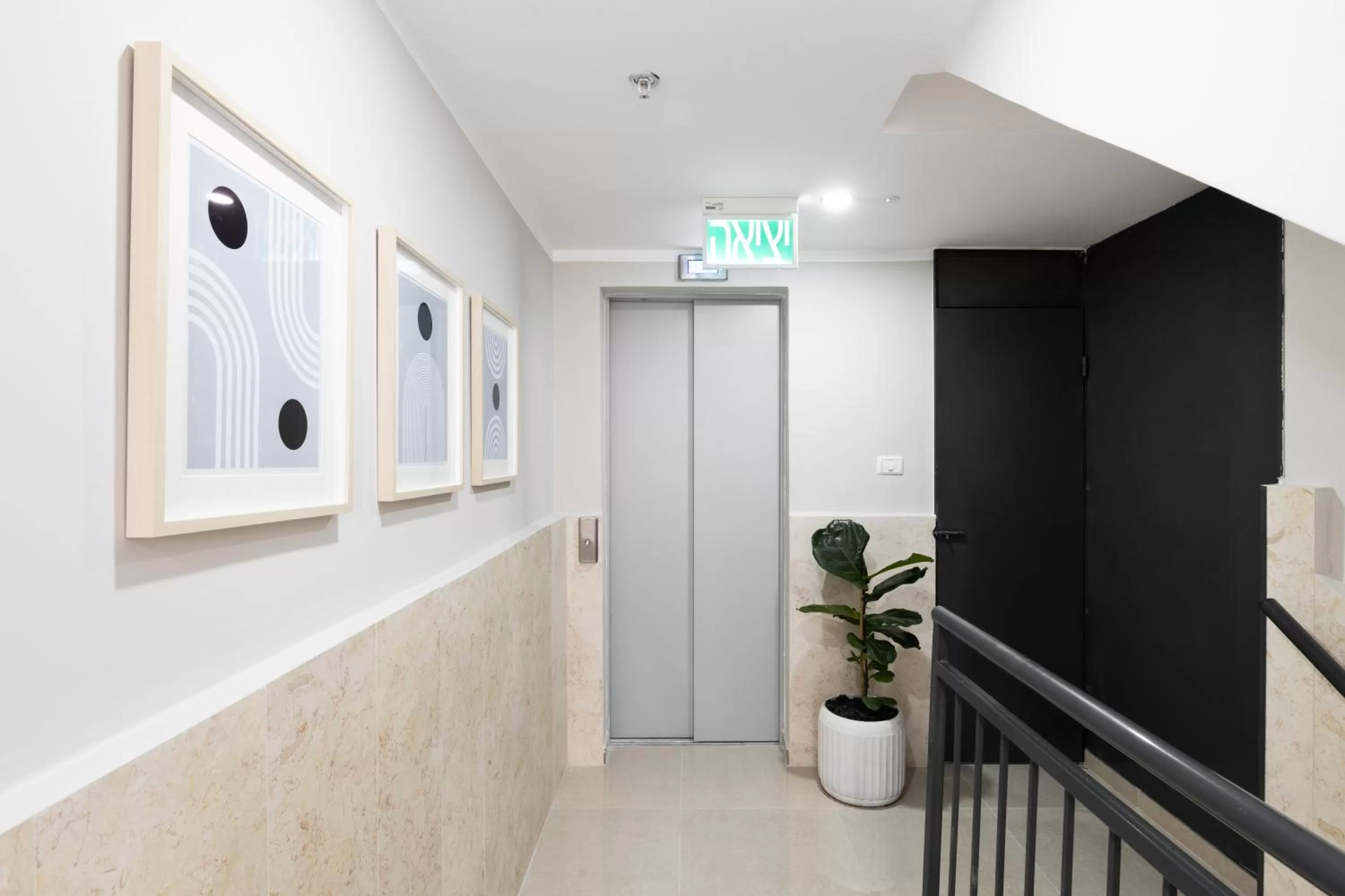 elevator in Mate ALMA - By HOMY