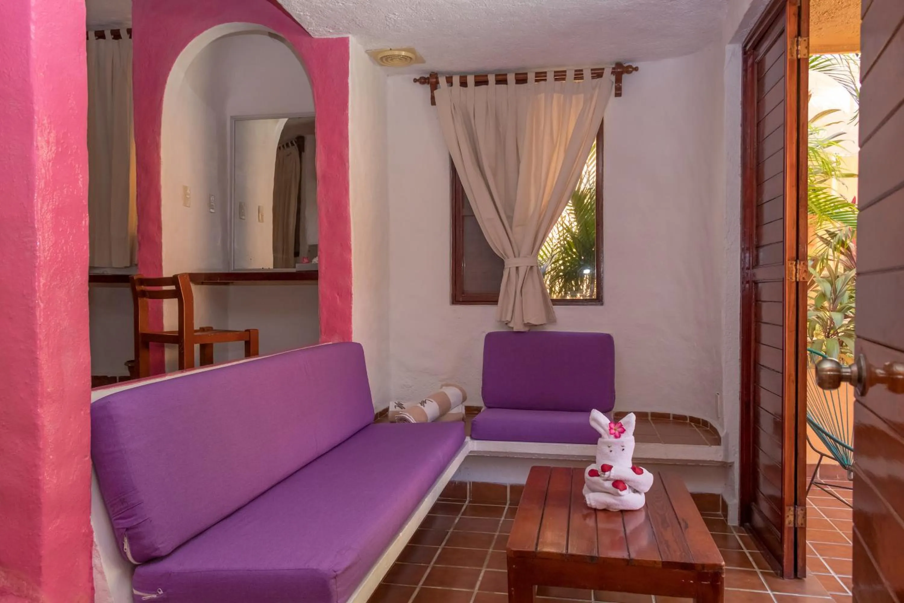 Day, Seating Area in Villas Miramar