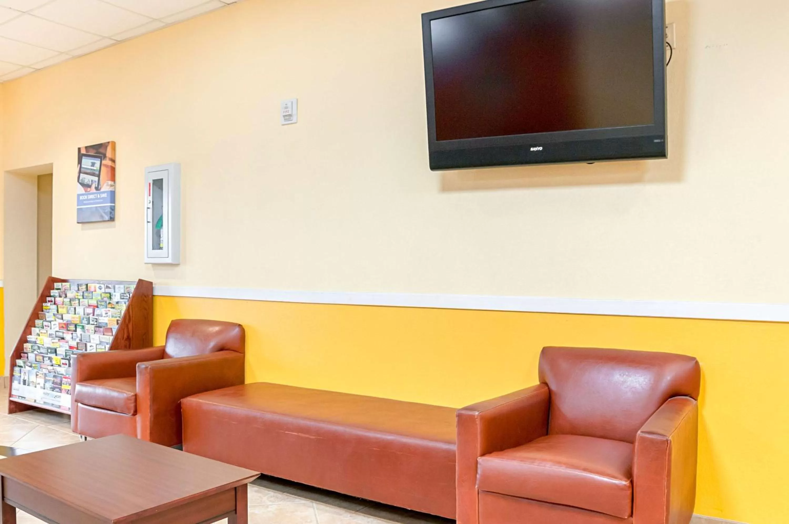 TV and multimedia in Motel 6-New Orleans, LA - Near Downtown