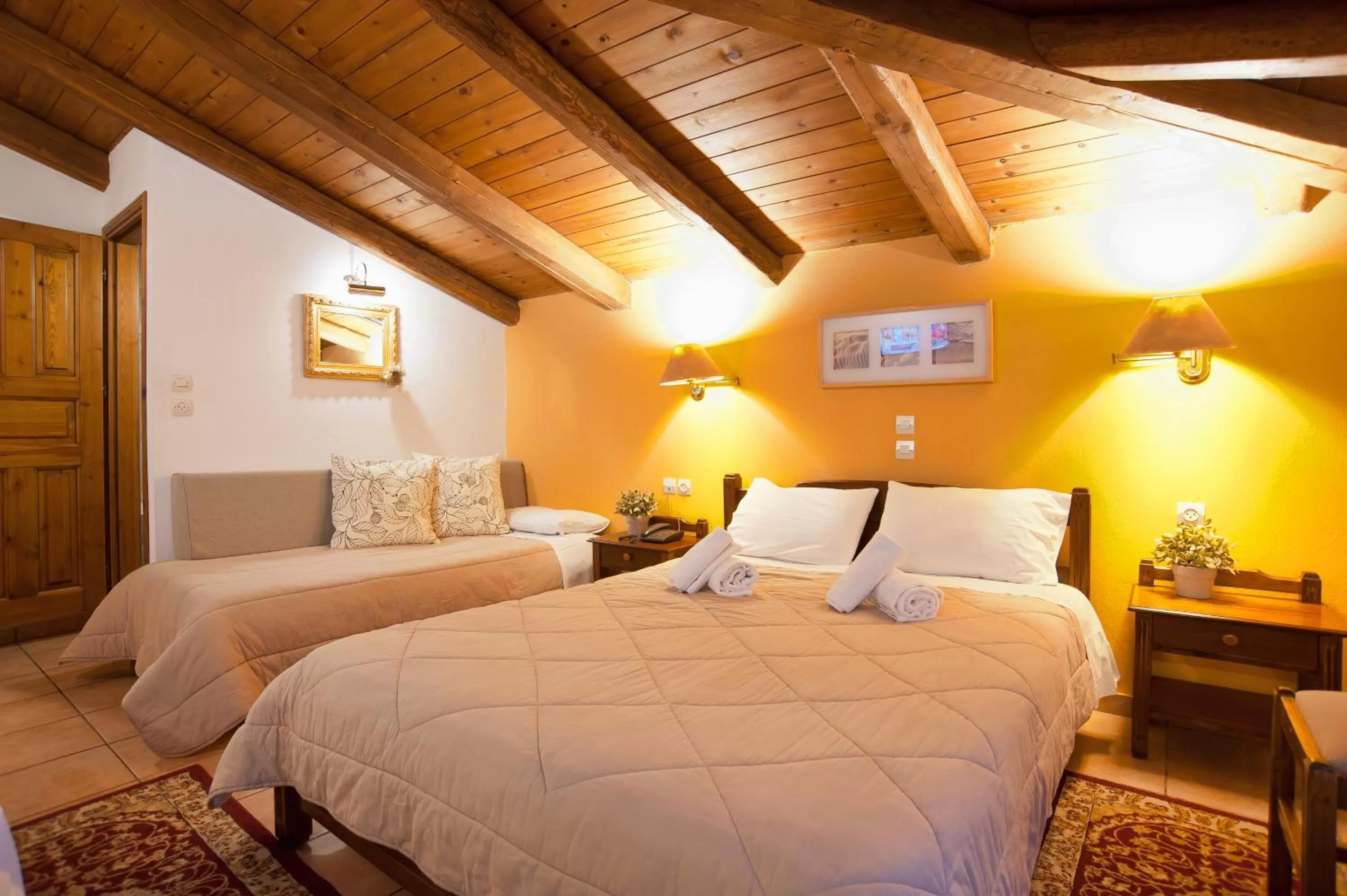 Photo of the whole room, Bed in Pan Hotel