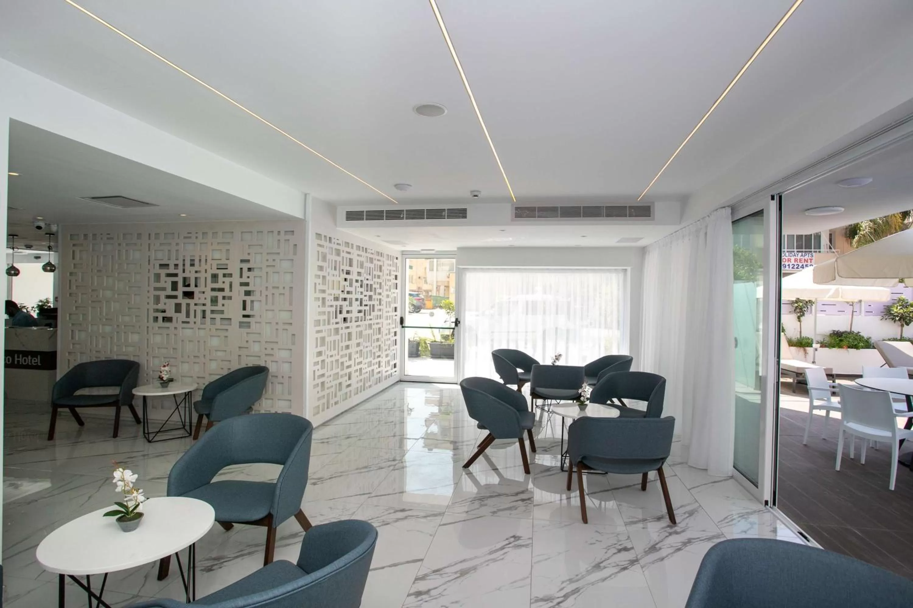 Restaurant/places to eat in Best Western Plus Larco Hotel