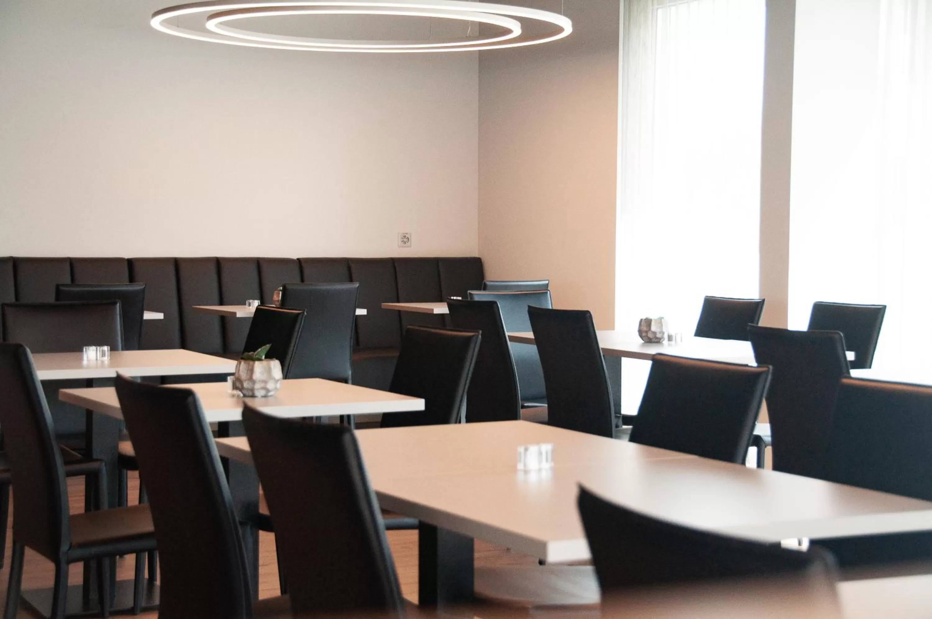 Restaurant/places to eat in TRIP INN JET HOTEL Zürich Airport