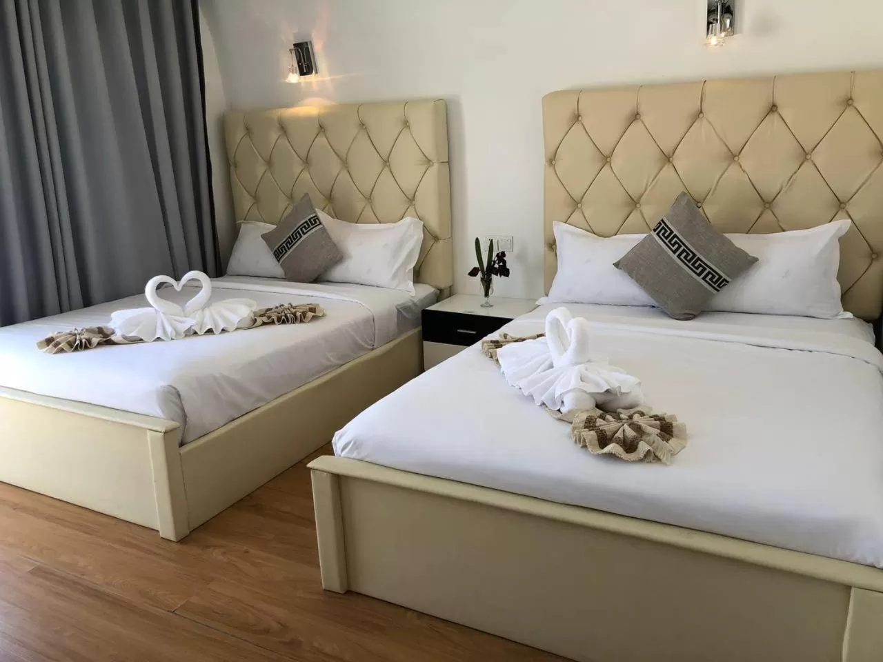 Photo of the whole room, Bed in Jasmine River Front