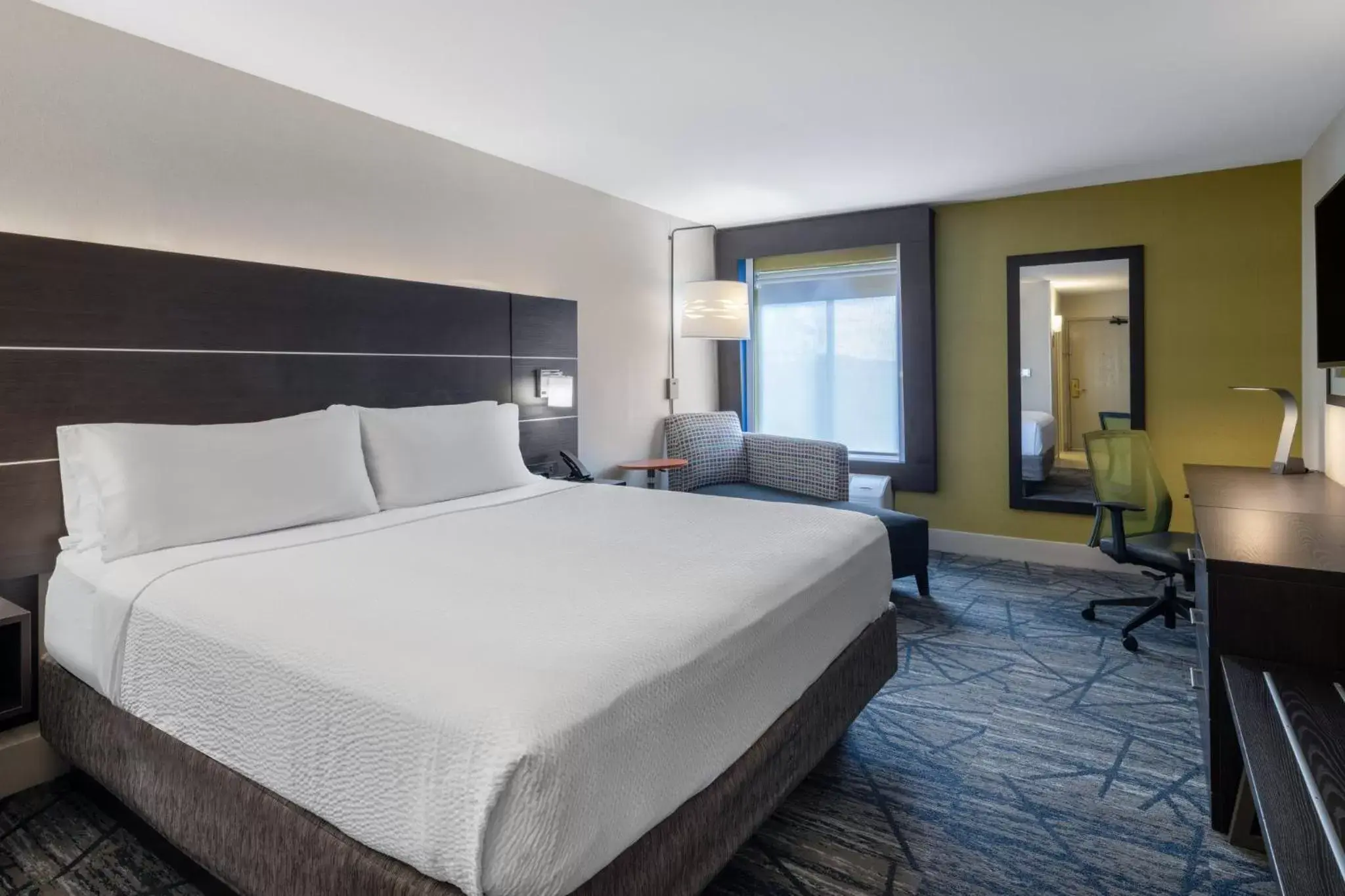 Standard King Room in Holiday Inn Express Corydon by IHG Standard King Room in Holiday Inn Express Corydon by IHG