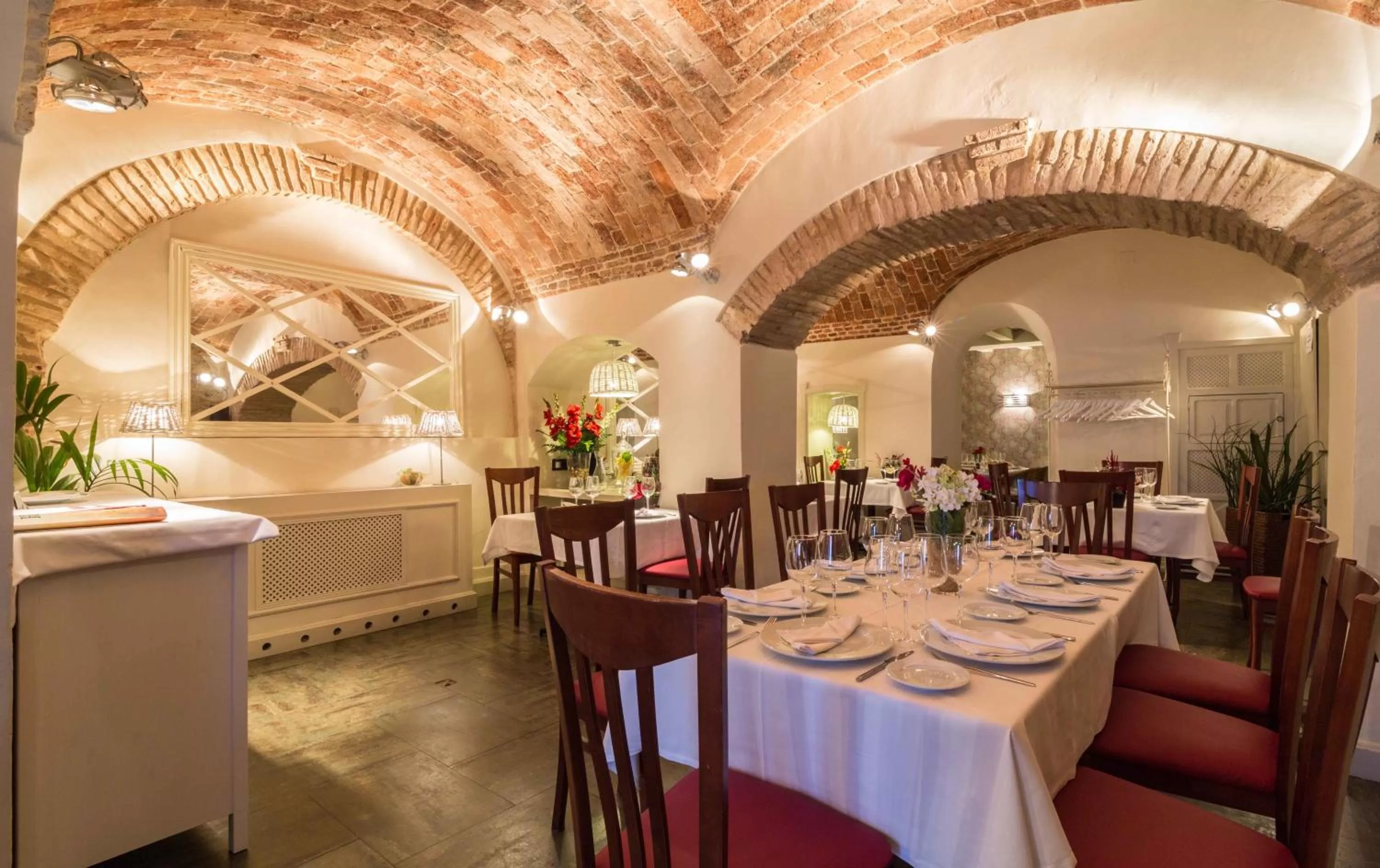 Restaurant/places to eat in Hotel Plaza Grande