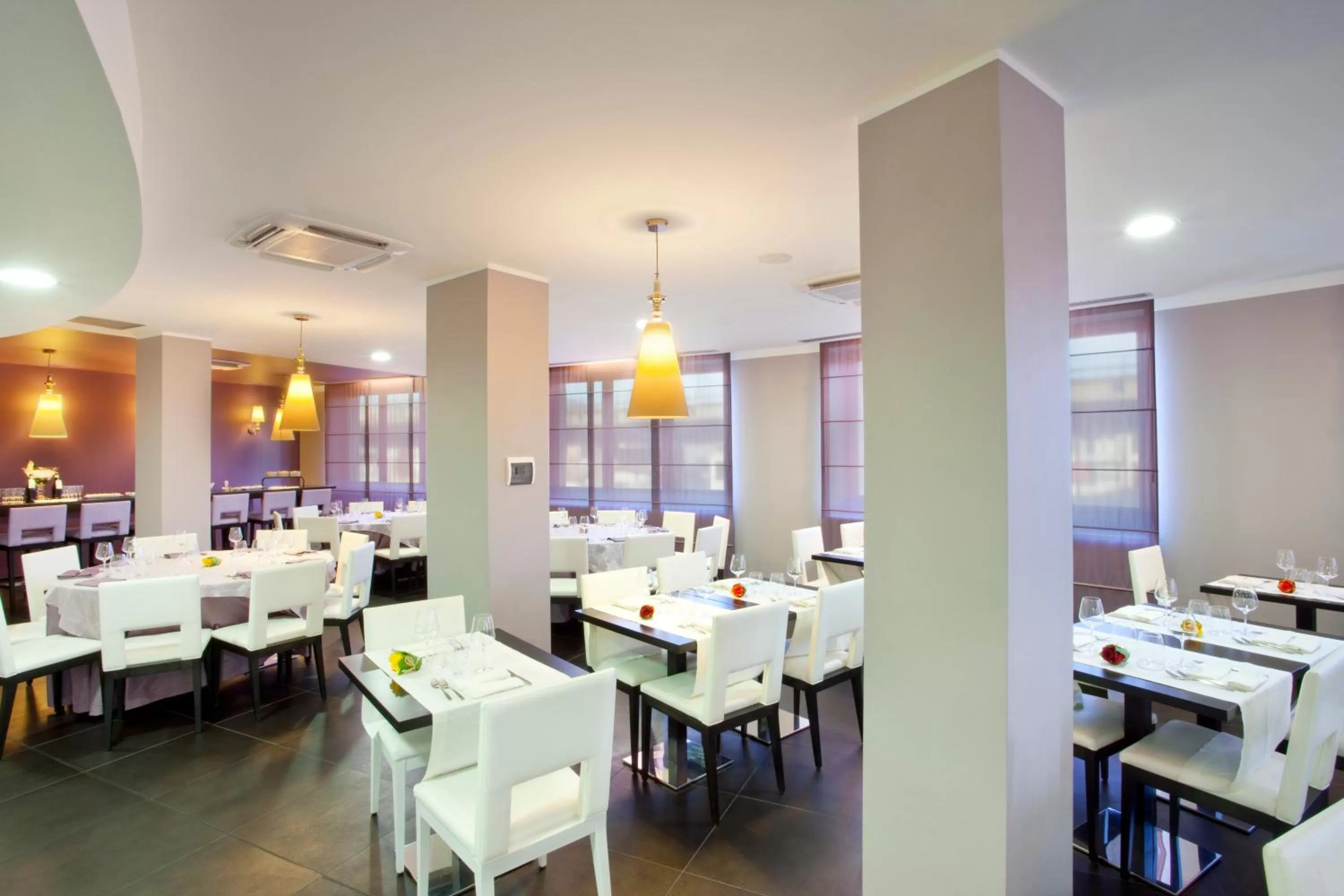 Restaurant/places to eat in Holiday Inn Genoa City by IHG