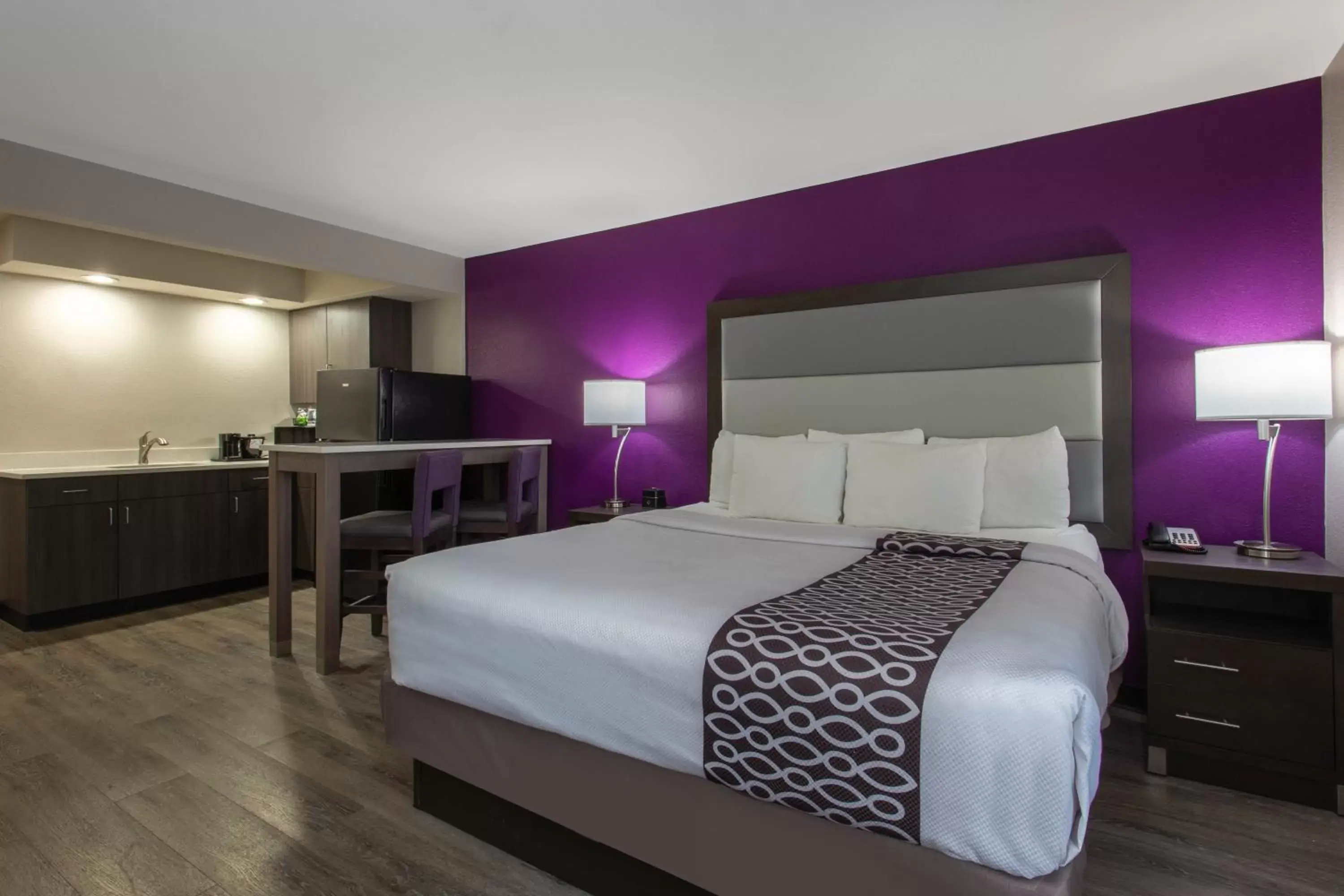 King Suite with Kitchenette - Non-Smoking in La Quinta by Wyndham Effingham King Suite with Kitchenette - Non-Smoking in La Quinta by Wyndham Effingham