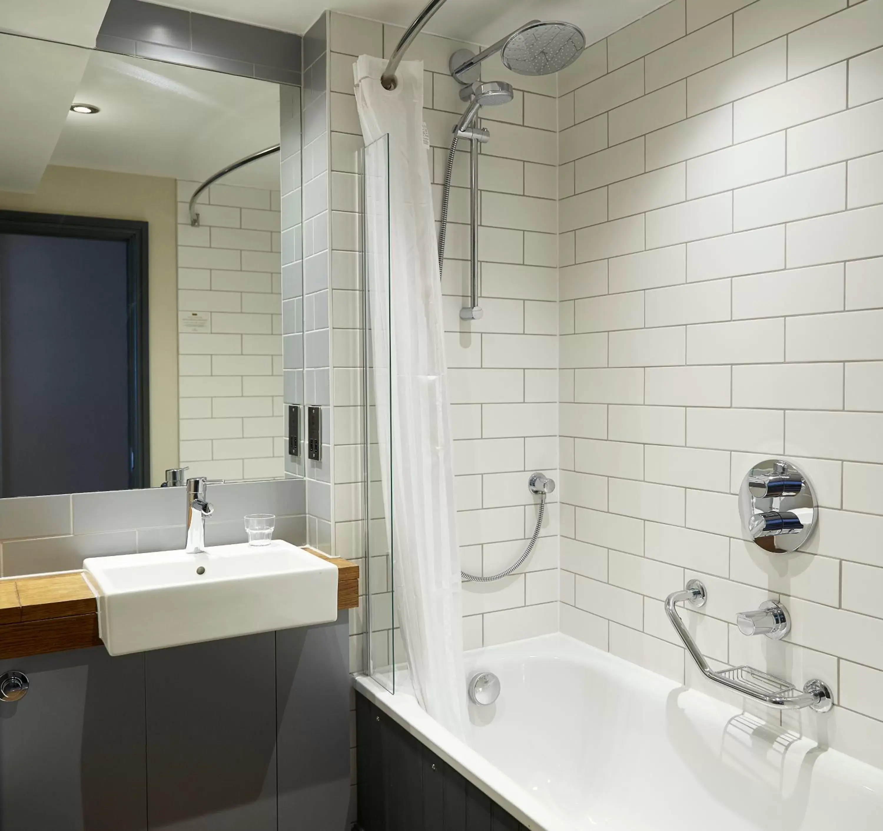 Double Room in New Inn by Greene King Inns Double Room in New Inn by Greene King Inns