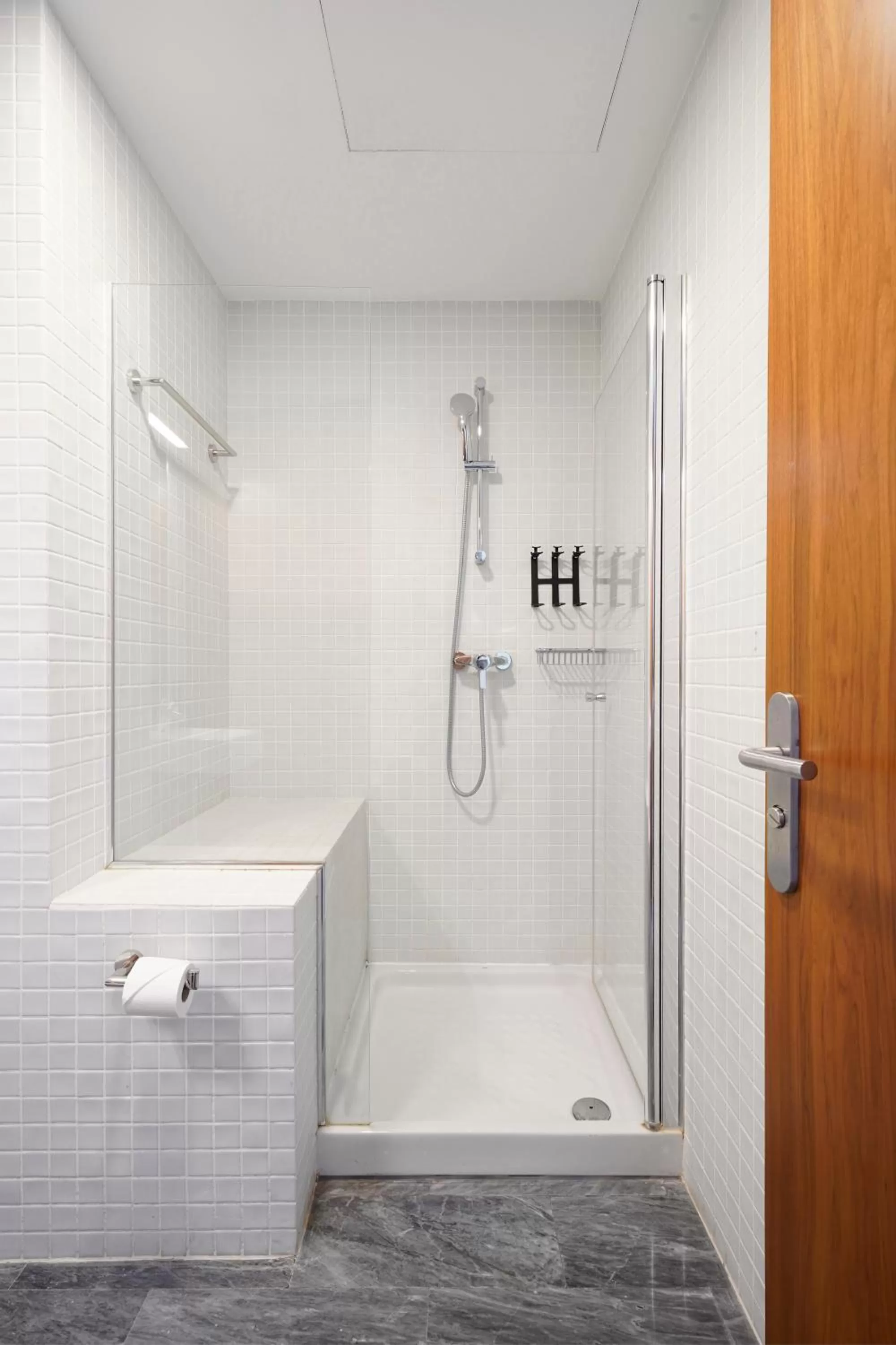 Bathroom in Numa Seville Jondo