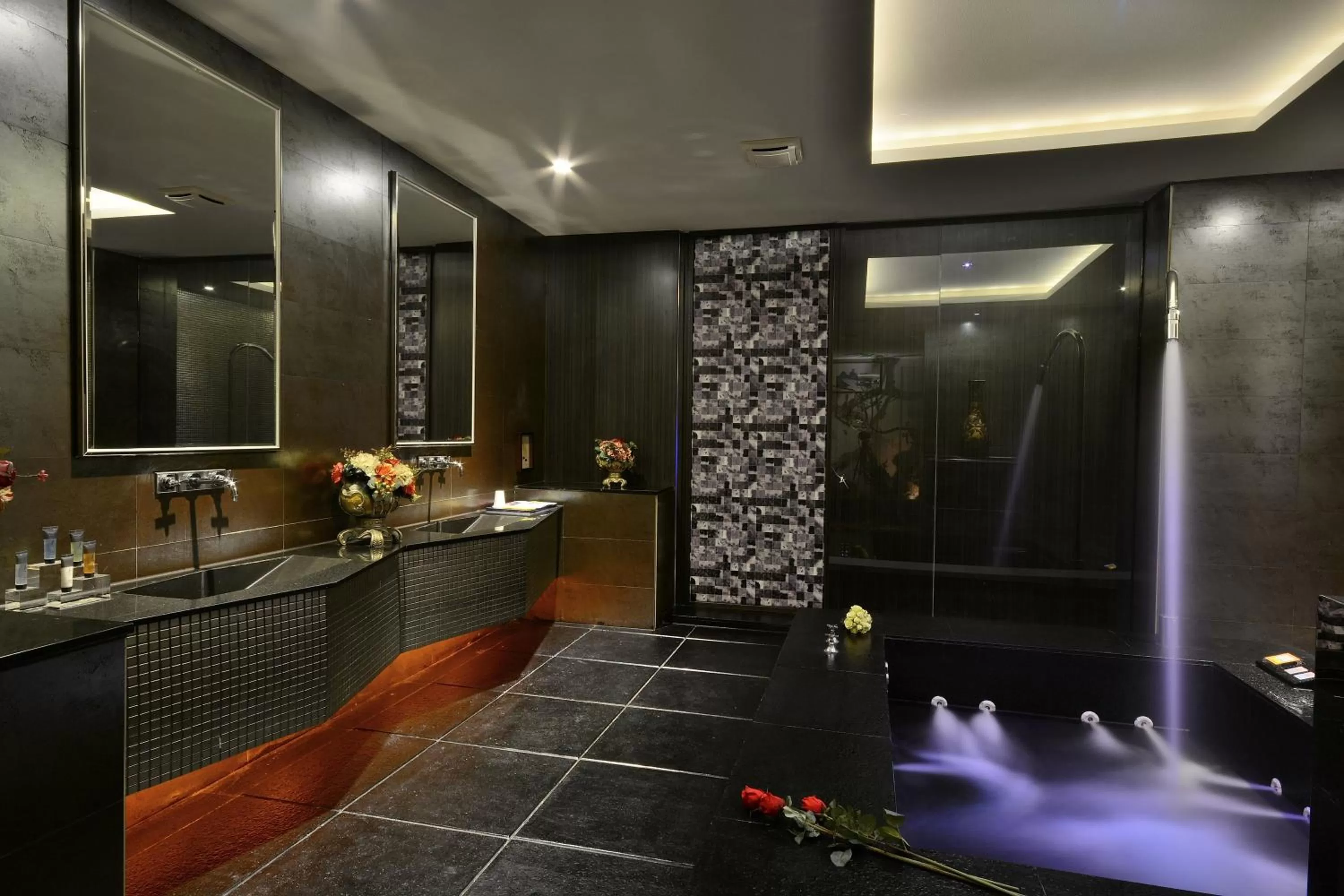 Hot Tub in Xiadu Motel