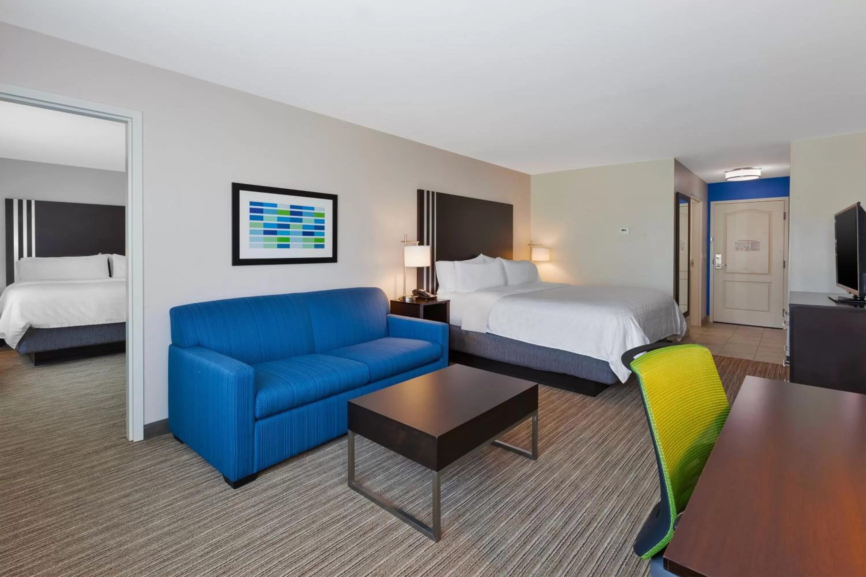 Photo of the whole room, Bed in Holiday Inn Express & Suites - Effingham by IHG
