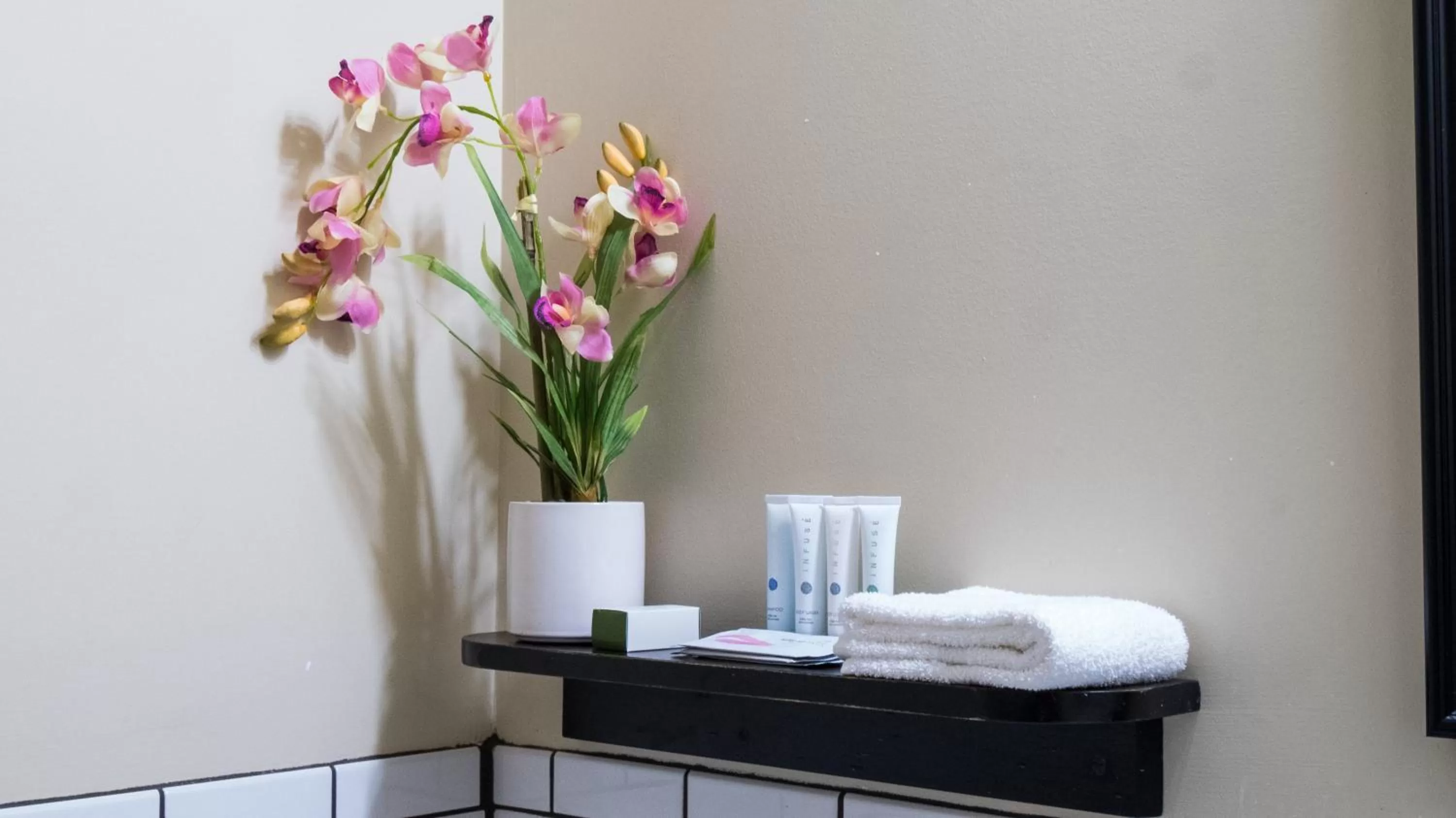 La Pensione Inn - Adult Exclusive