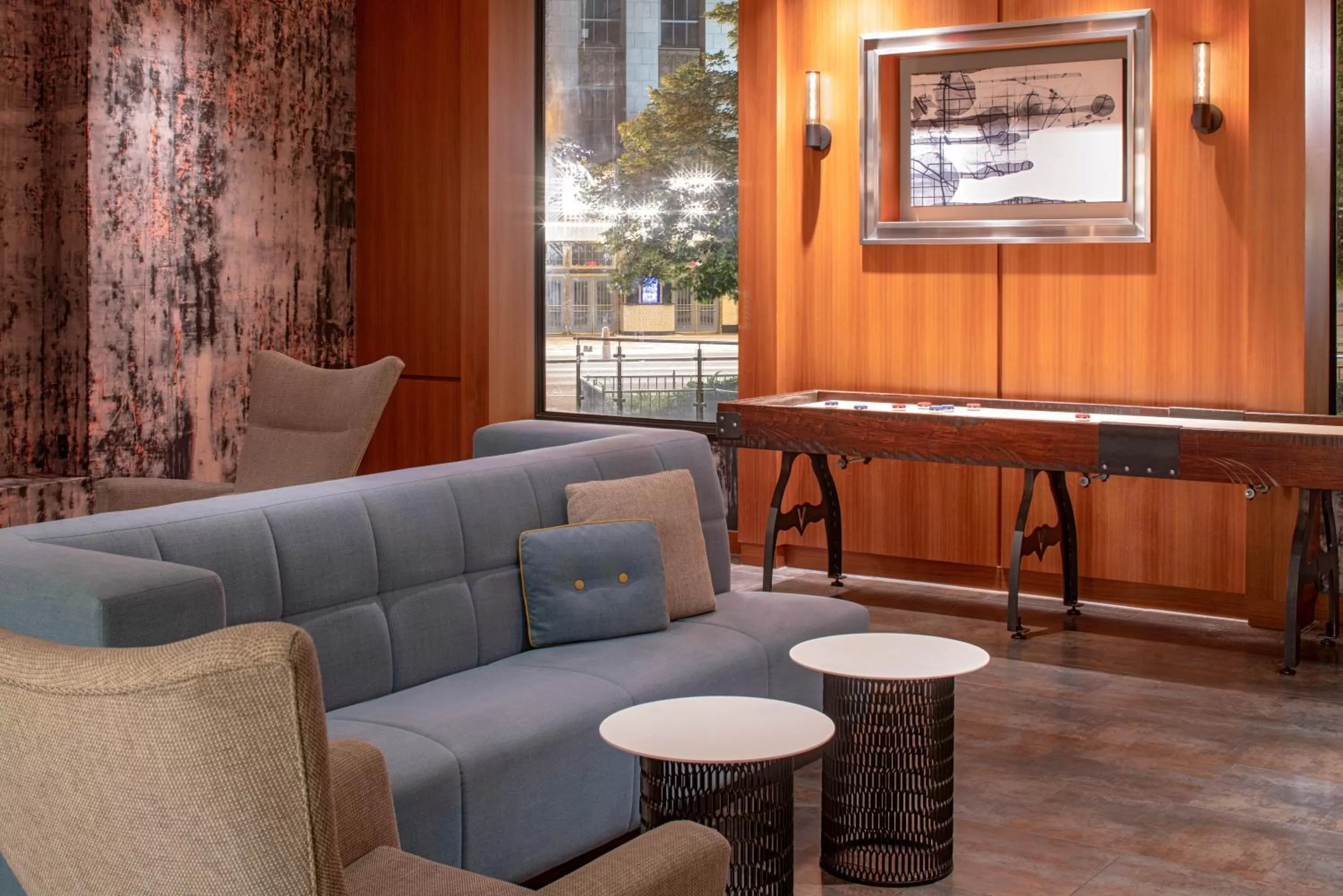 Lounge or bar in Hyatt Regency Indianapolis