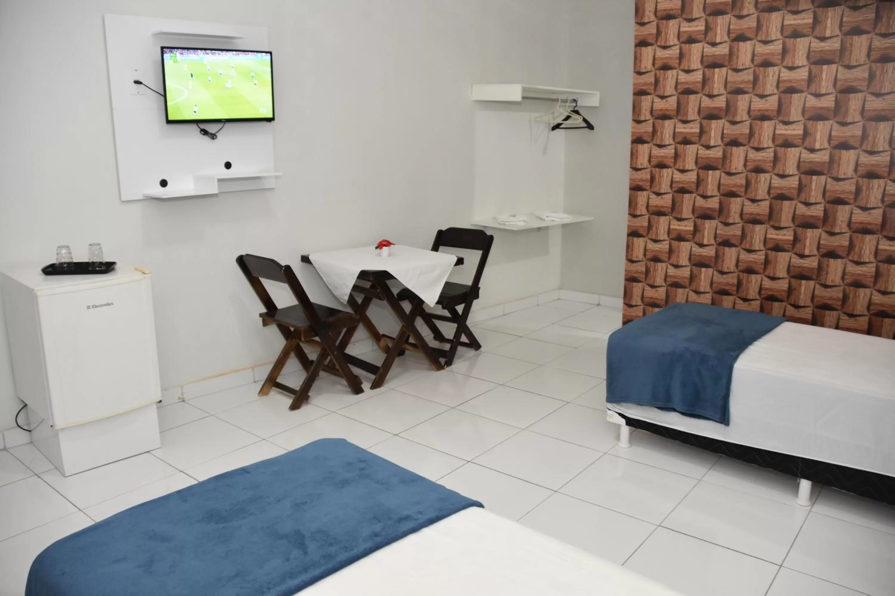 TV and multimedia, Bed in Pousada e Posto Amigão