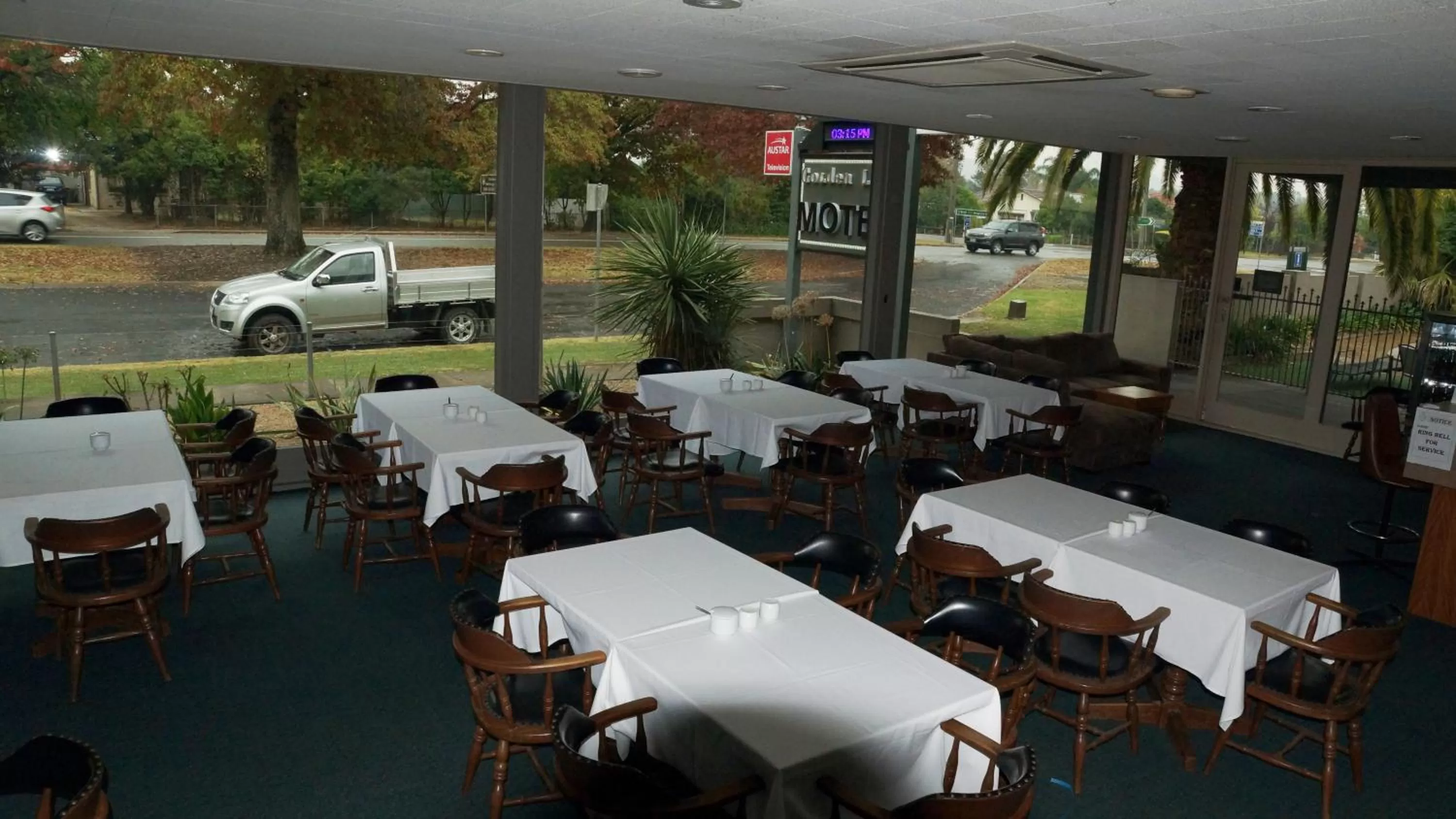 Restaurant/places to eat in Golden Leaf Motel