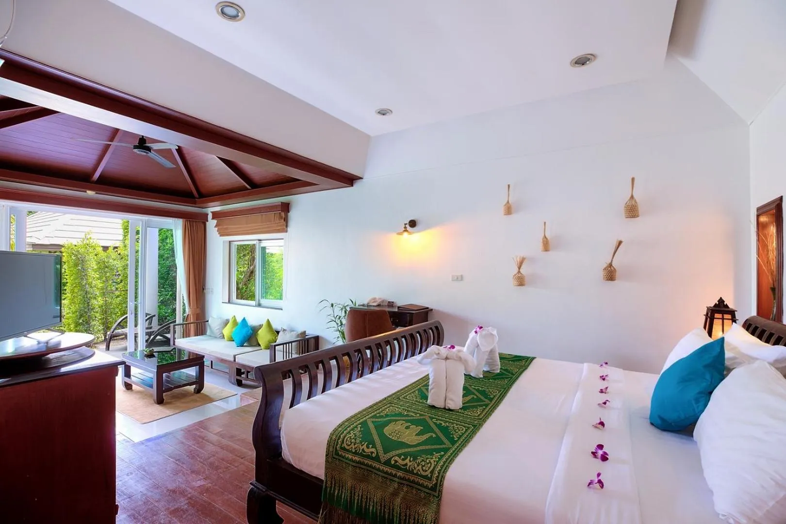 Photo of the whole room, Bed in Sea Valley Resort