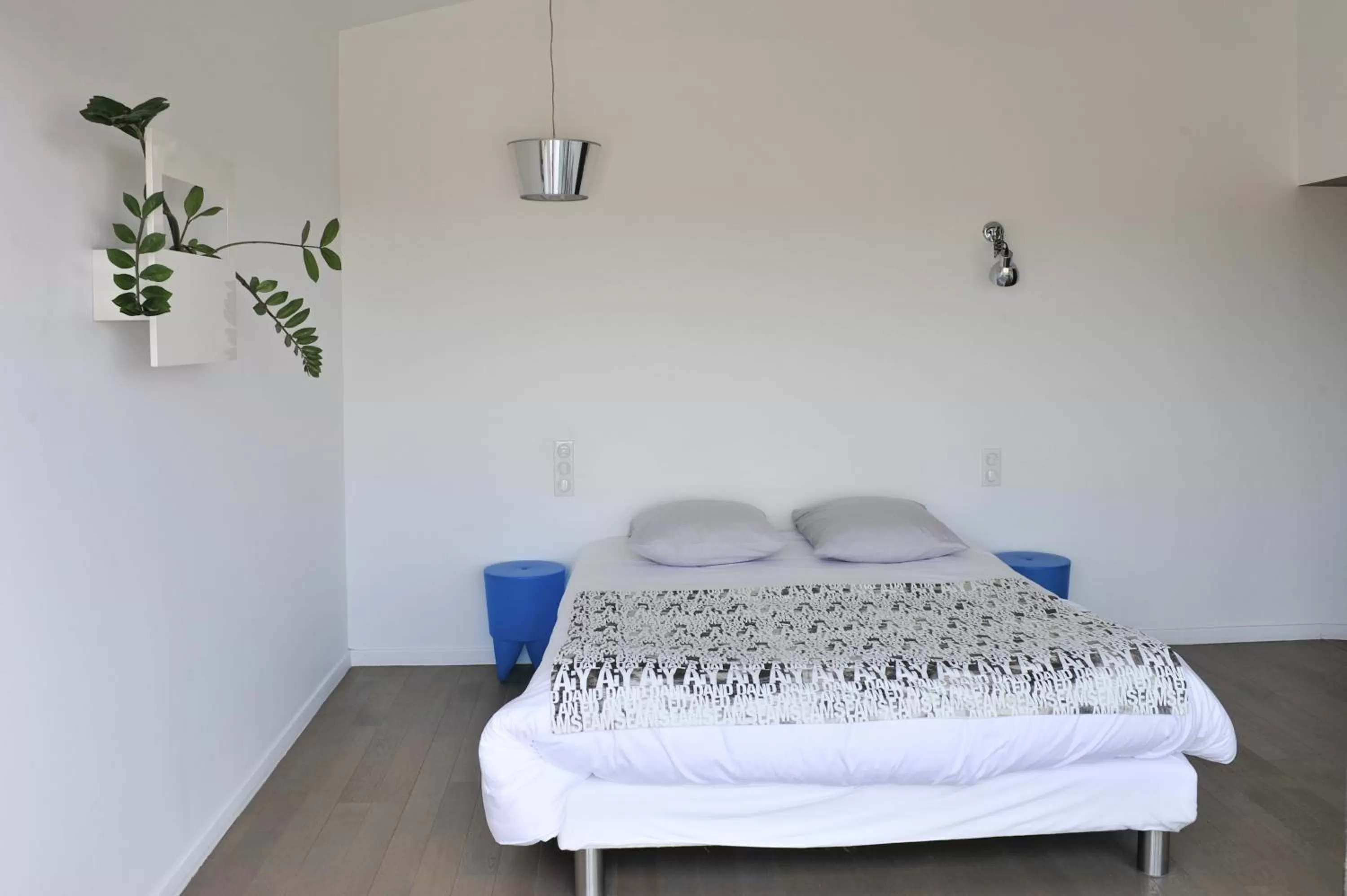Bedroom, Bed in Le Jour et la Nuit, Maison d'hôtes