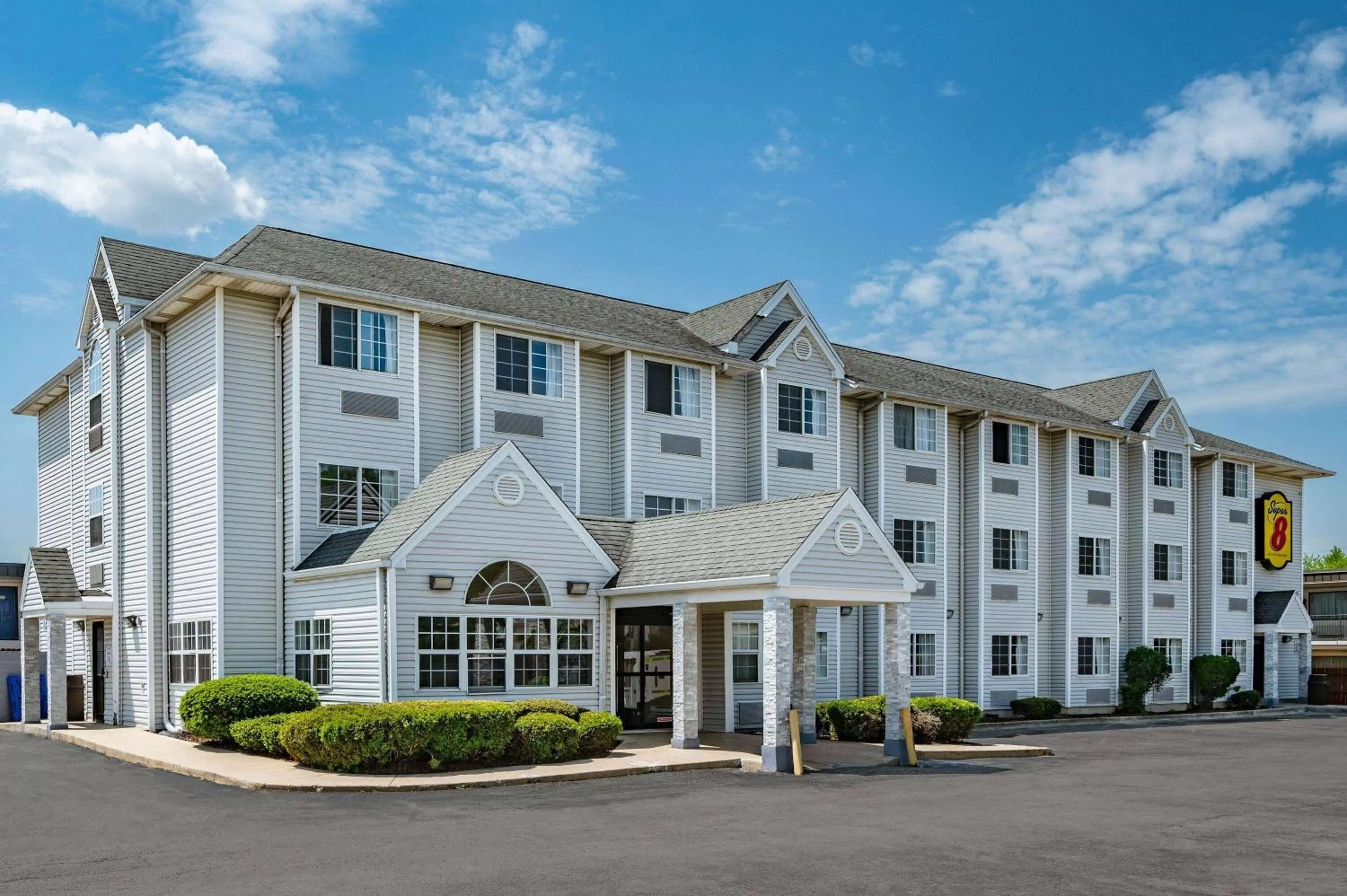 Property building in Super 8 by Wyndham Joliet