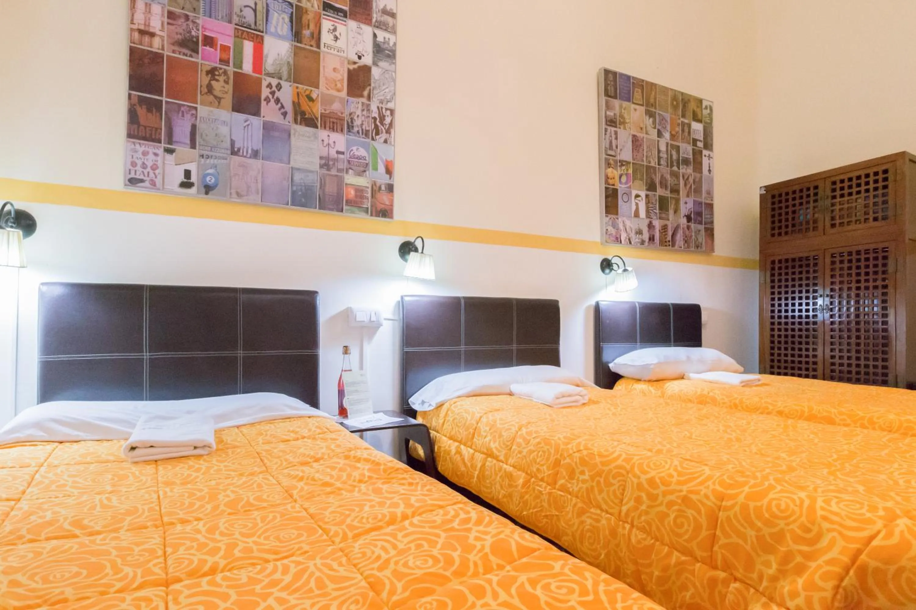 Double Room with Extra Bed (3 Adults) with Bathroom in Nuevo Suizo