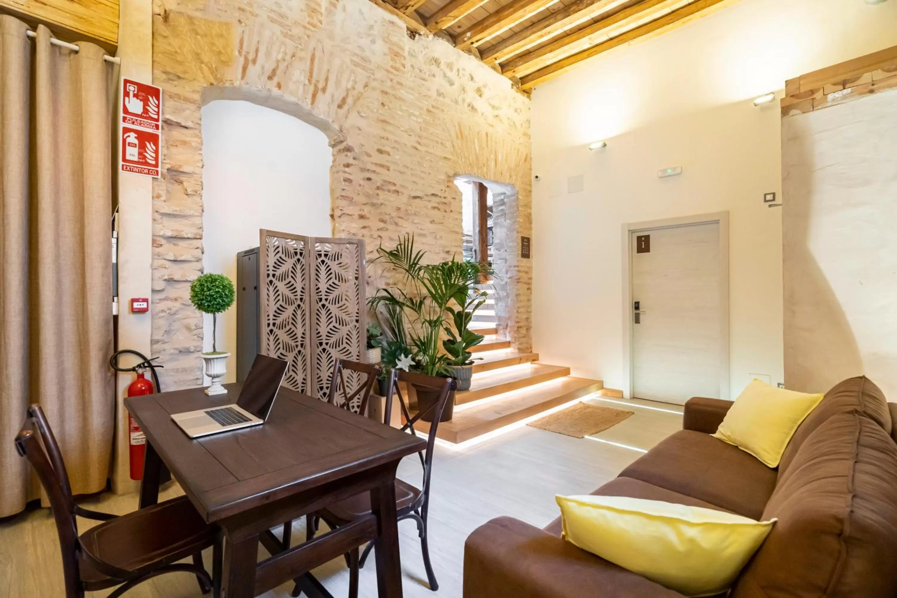 Lobby or reception in Dobo Azacanes Hostal