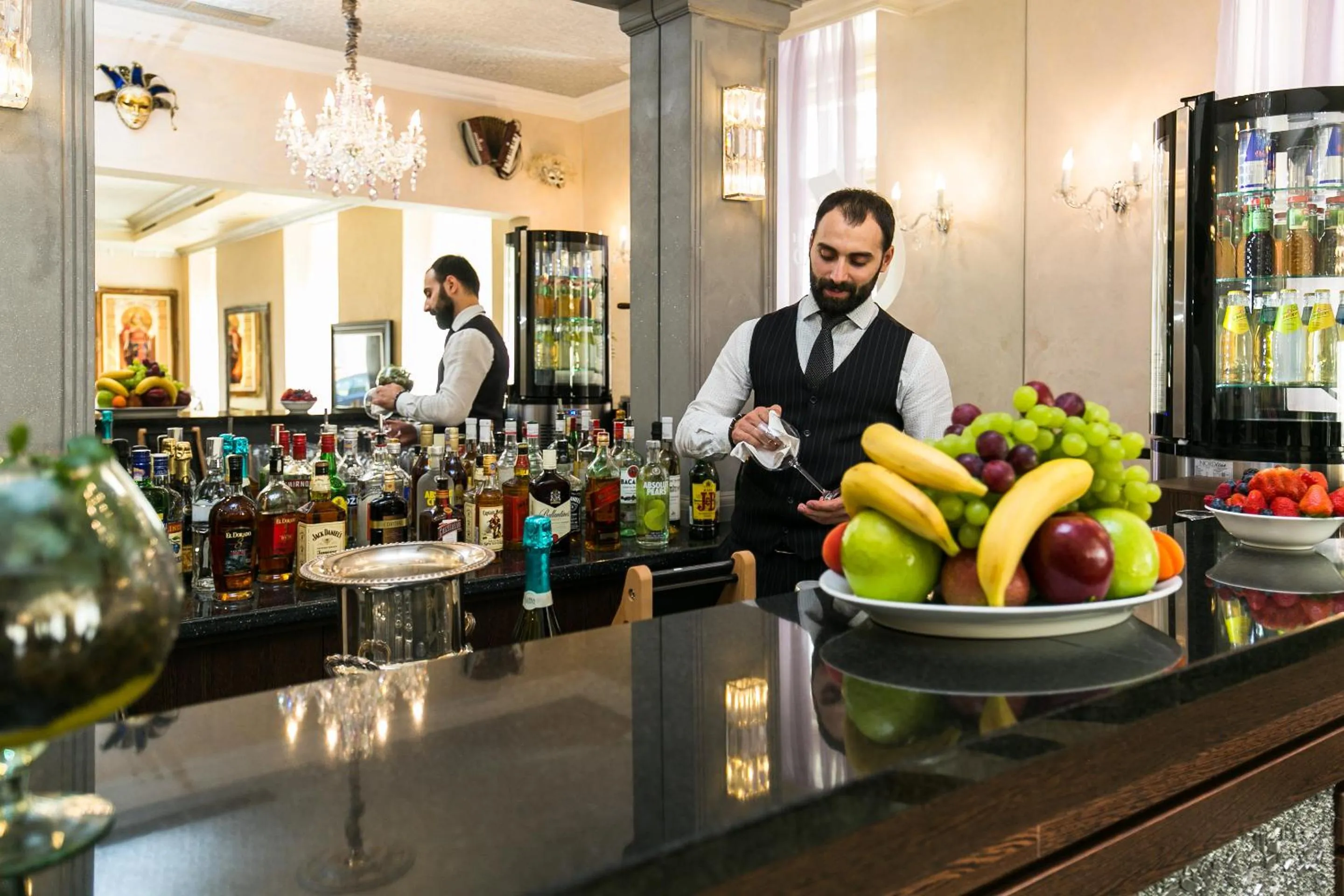 Lounge or bar in Hotel Caruso Old Town
