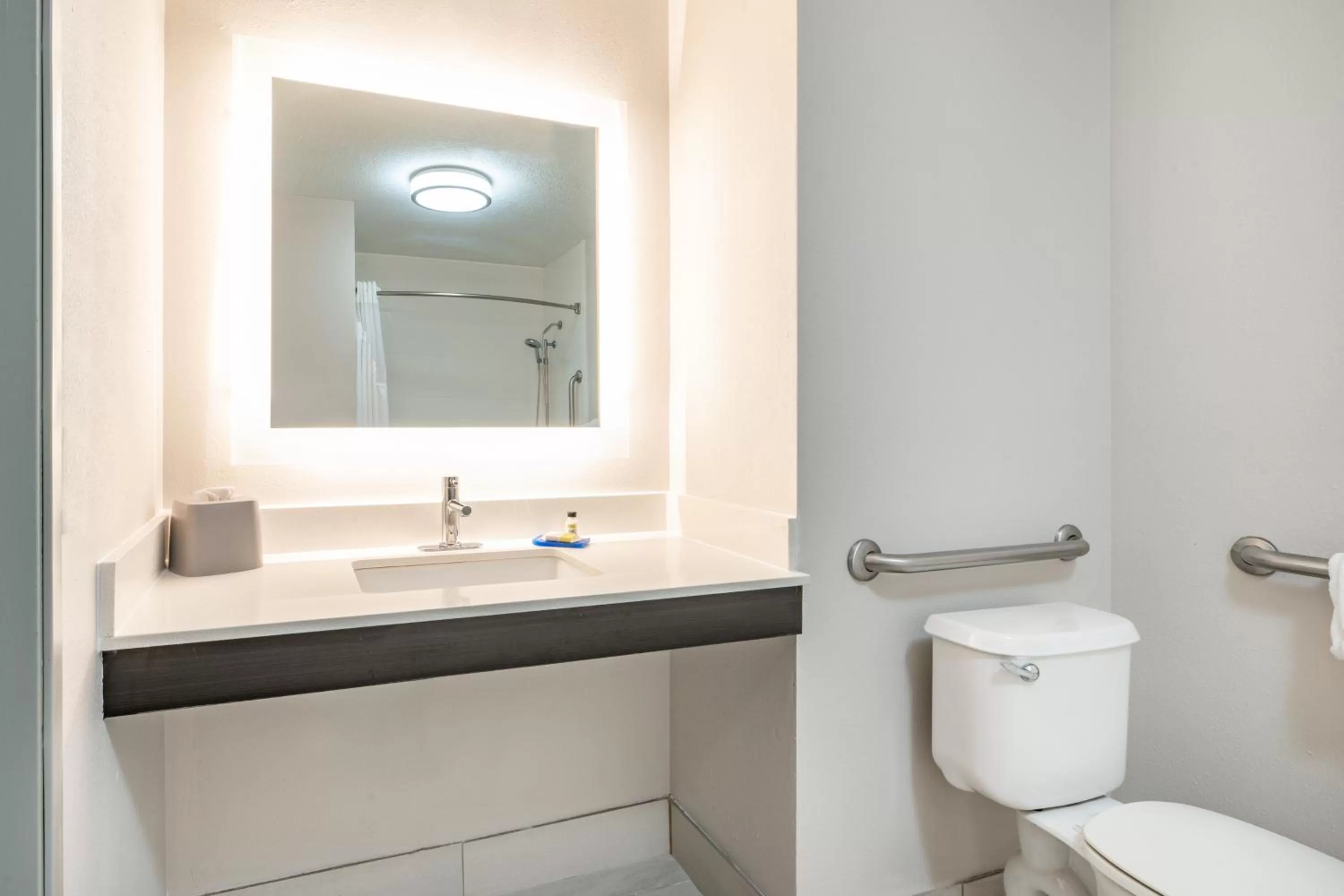 King Suite with Sofa Bed - Hearing Accessible in Holiday Inn Express Hotel & Suites Albuquerque - North Balloon Fiesta Park, an IHG Hotel