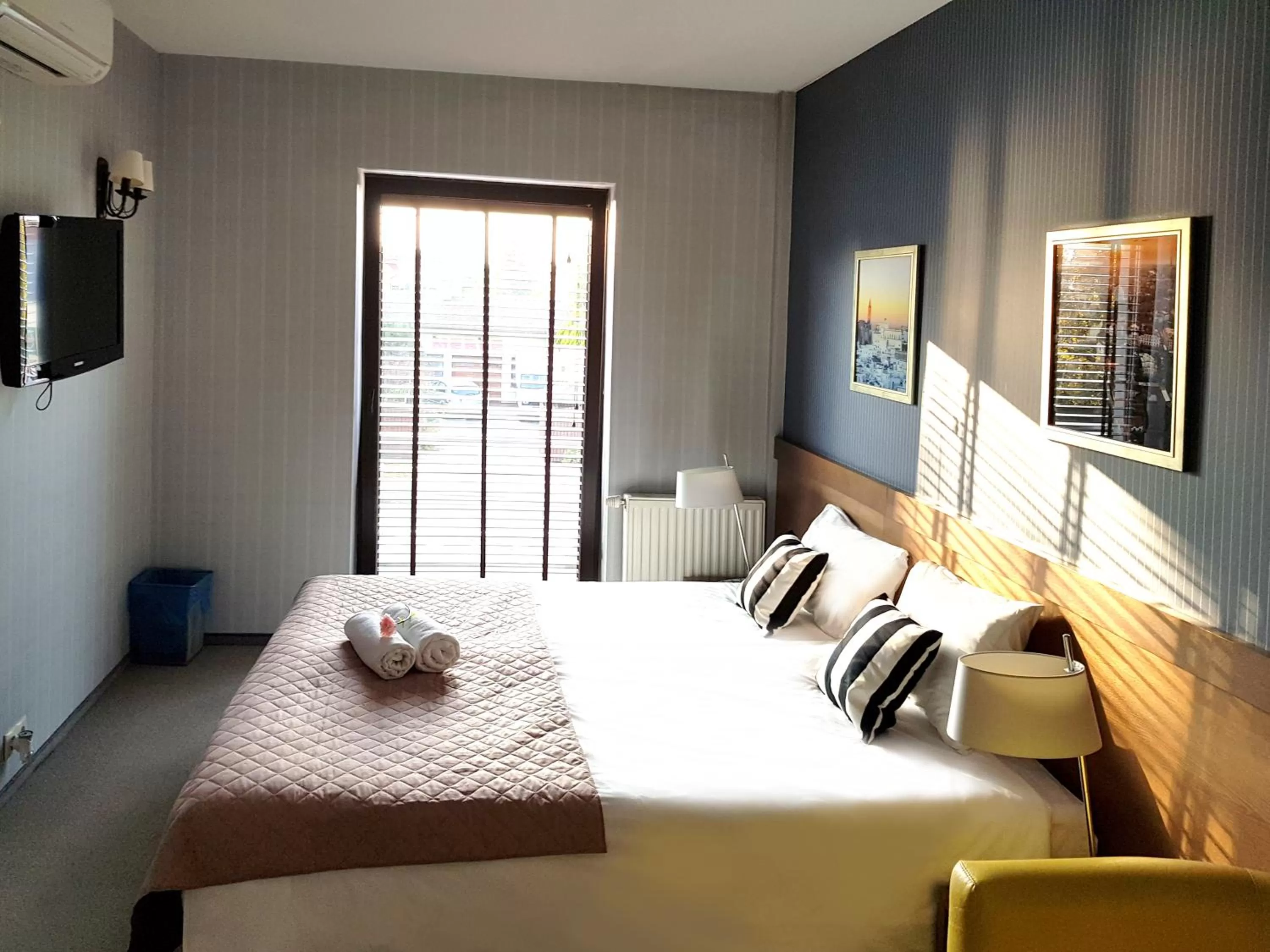 Photo of the whole room, Bed in Hotel Willowa