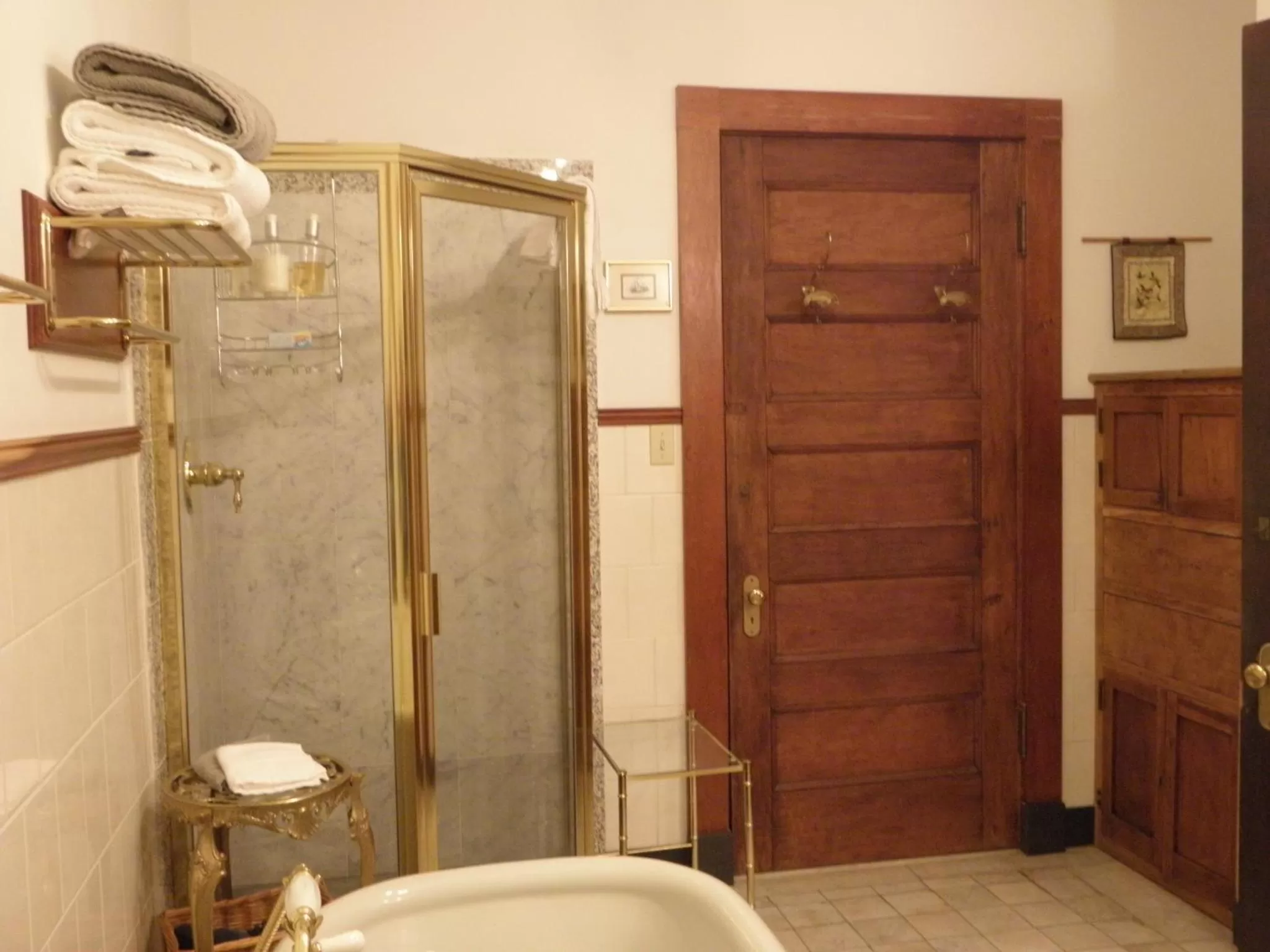 Shower in Lehmann House Bed & Breakfast