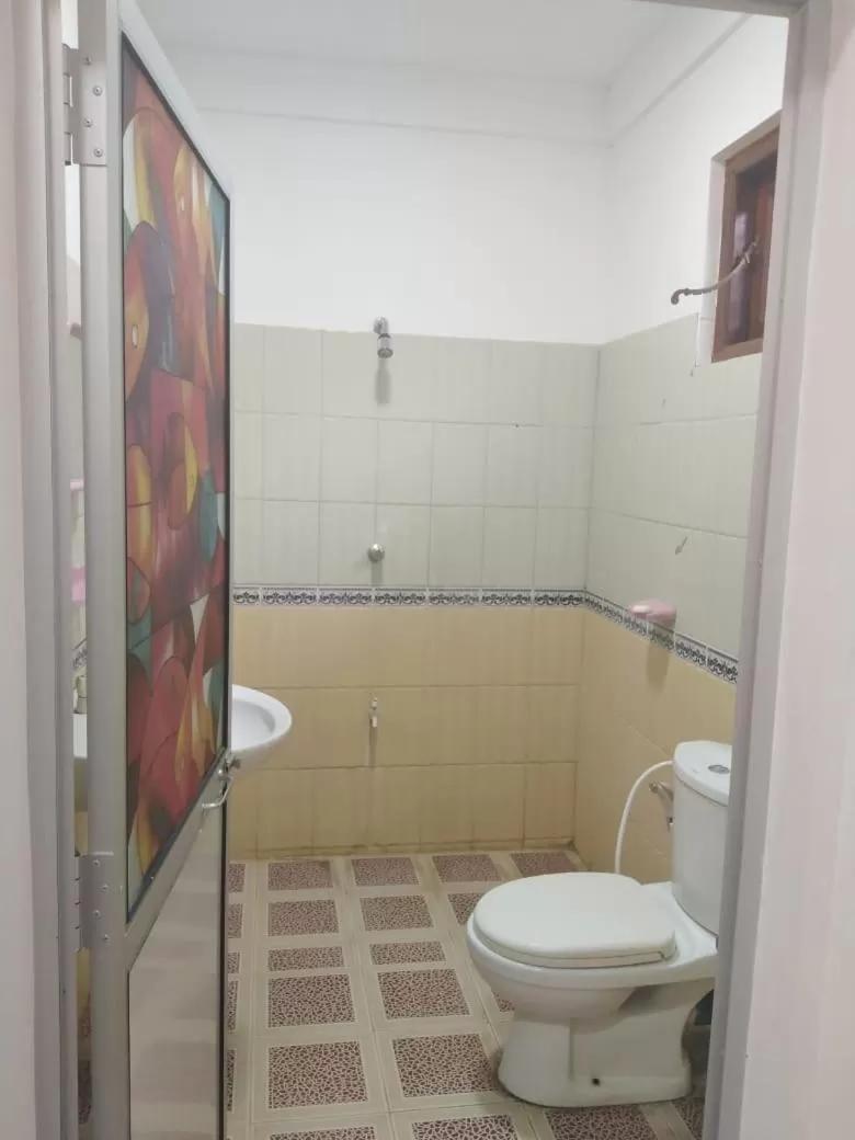 Bathroom in Emerald Guest House