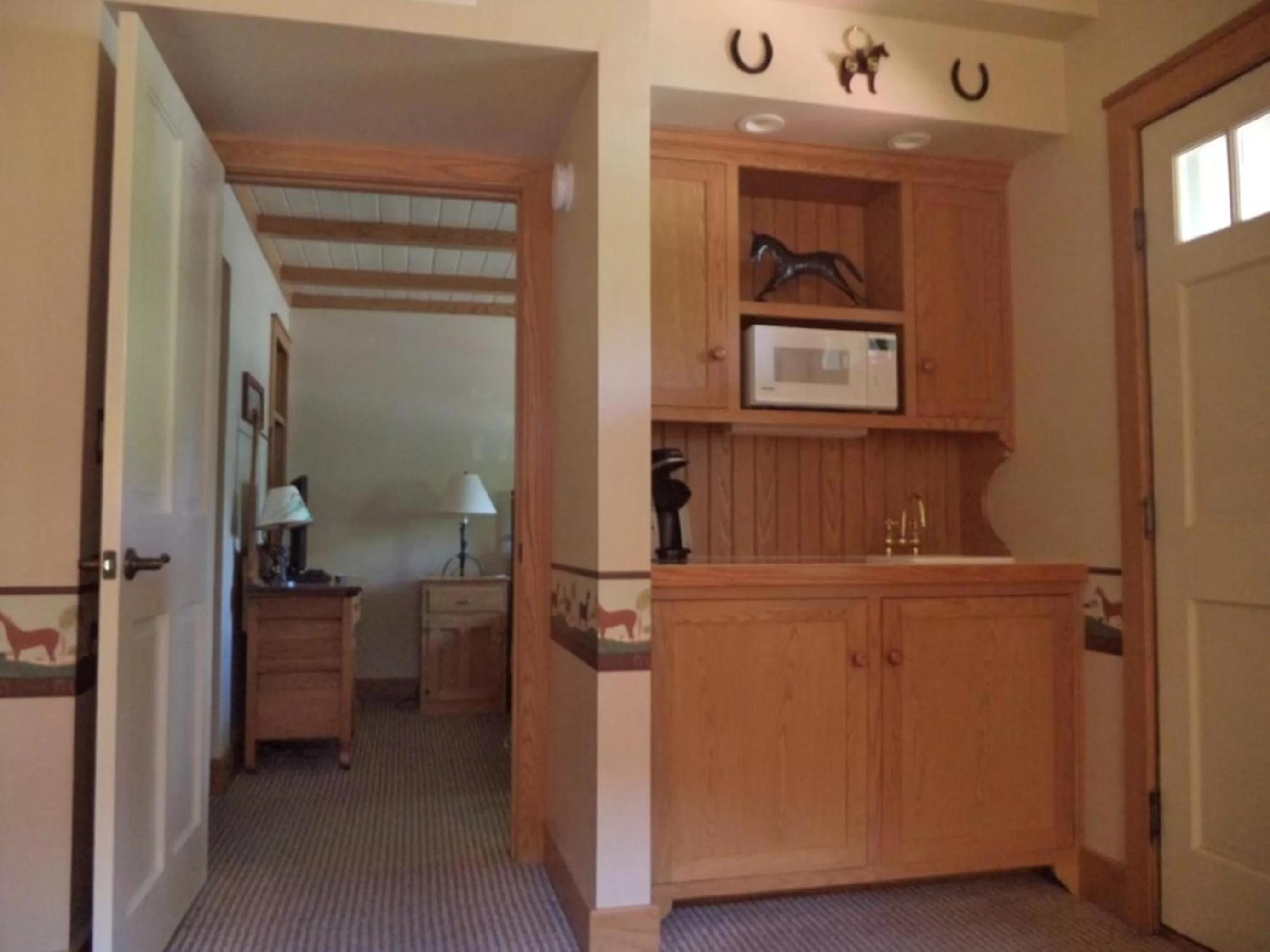 Coffee/tea facilities in The Inn & Spa at Intercourse Village